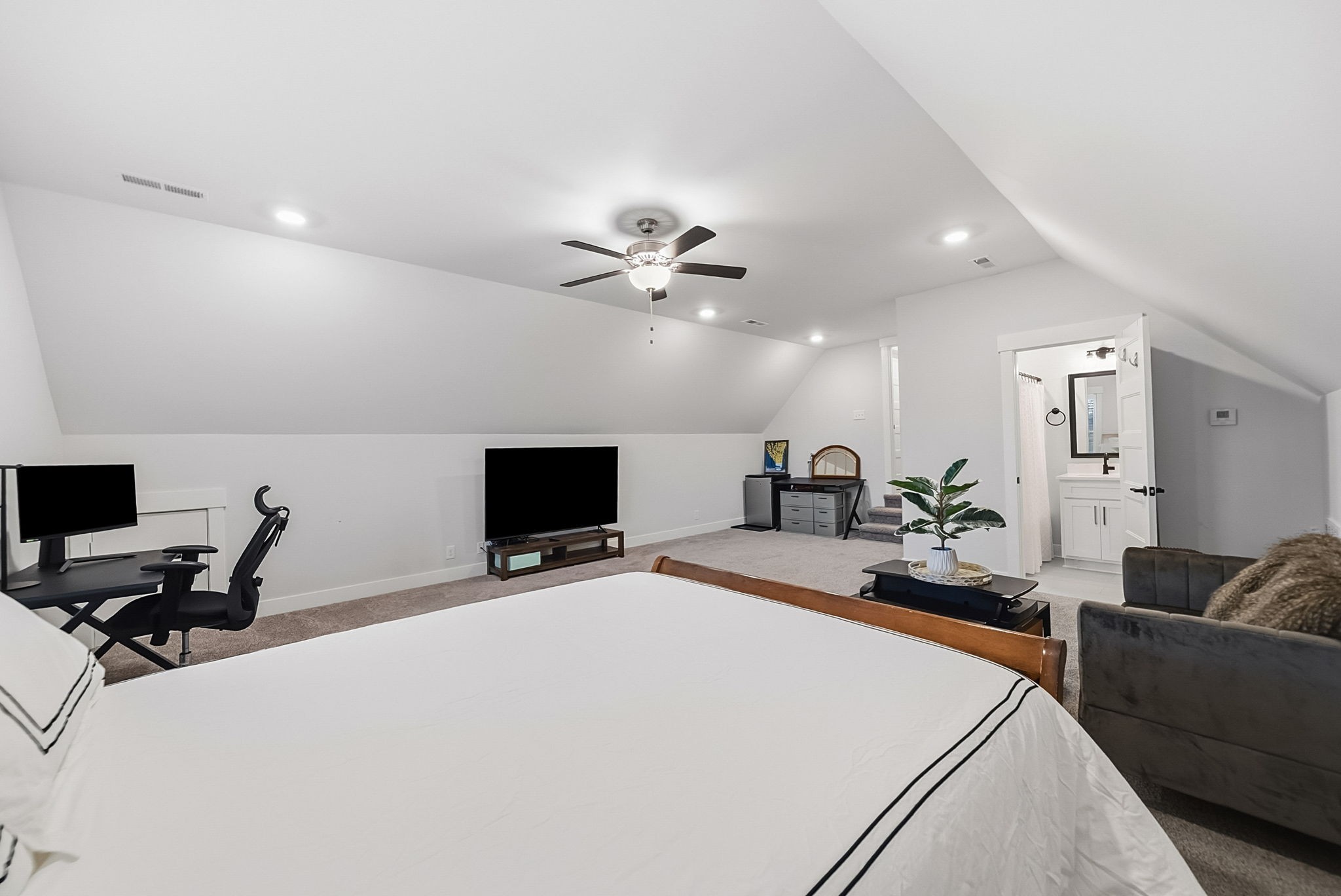 120 Sawyer Ct