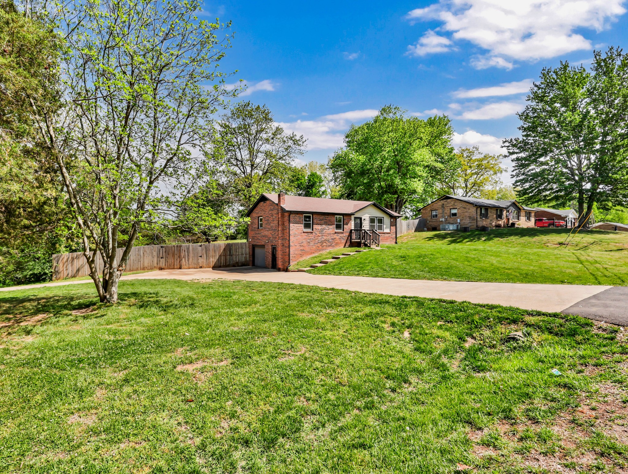 2186 Blakemore Dr