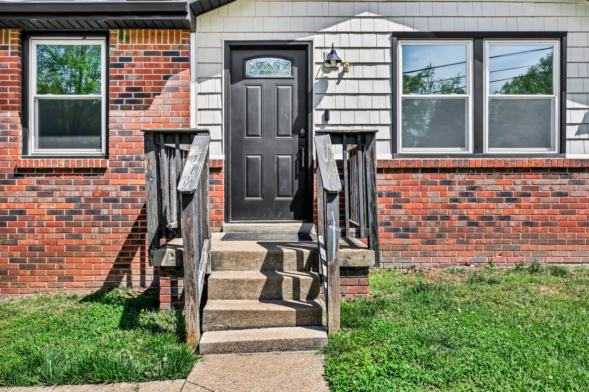 2186 Blakemore Dr