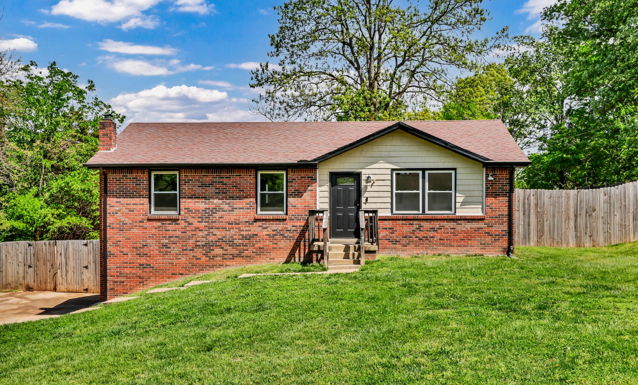 2186 Blakemore Dr