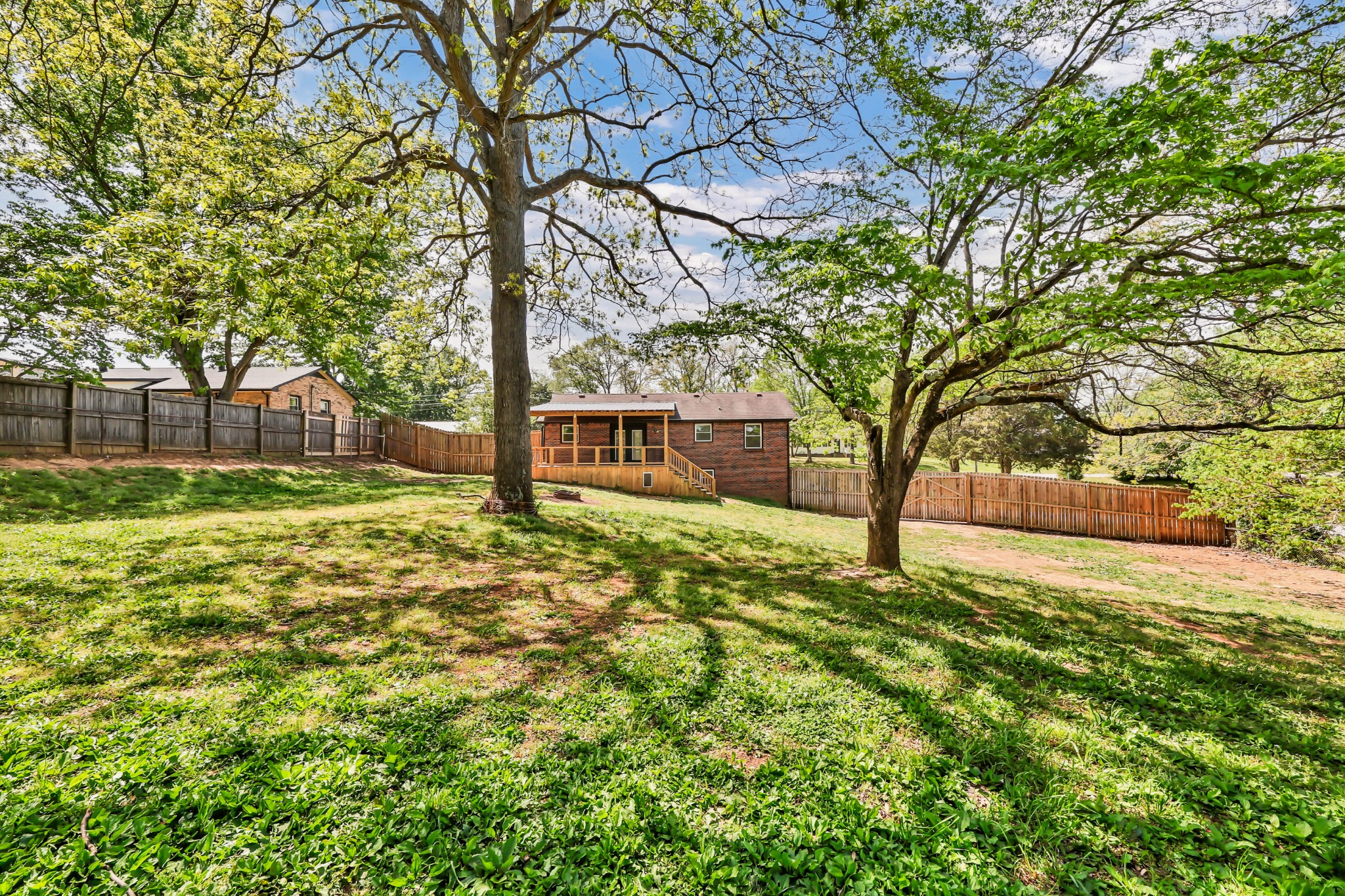 2186 Blakemore Dr