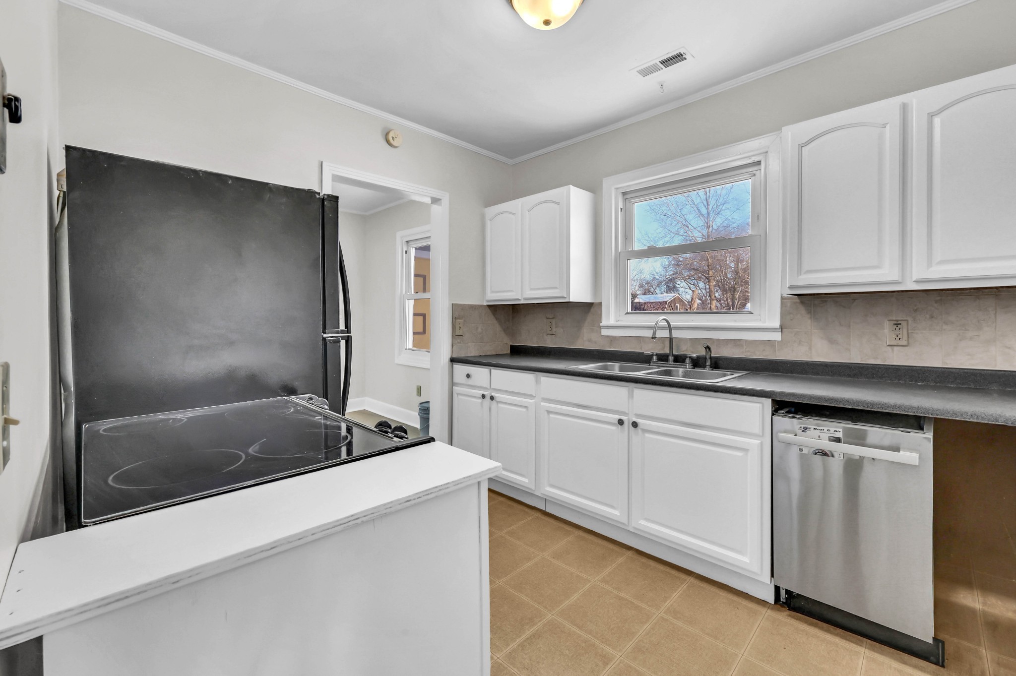 208 Inglewood Dr