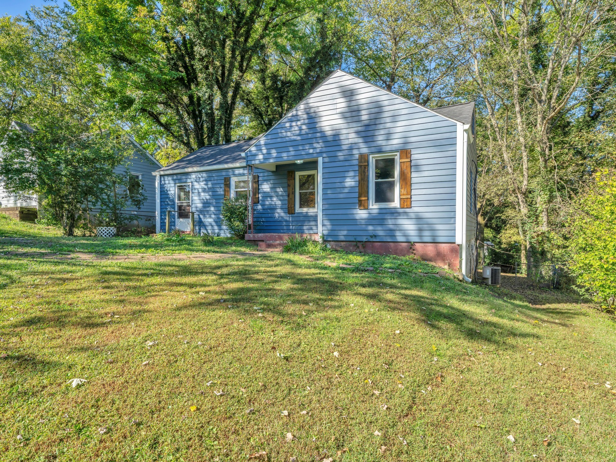 208 Inglewood Dr