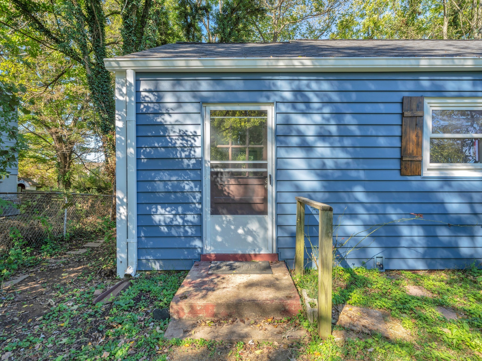208 Inglewood Dr
