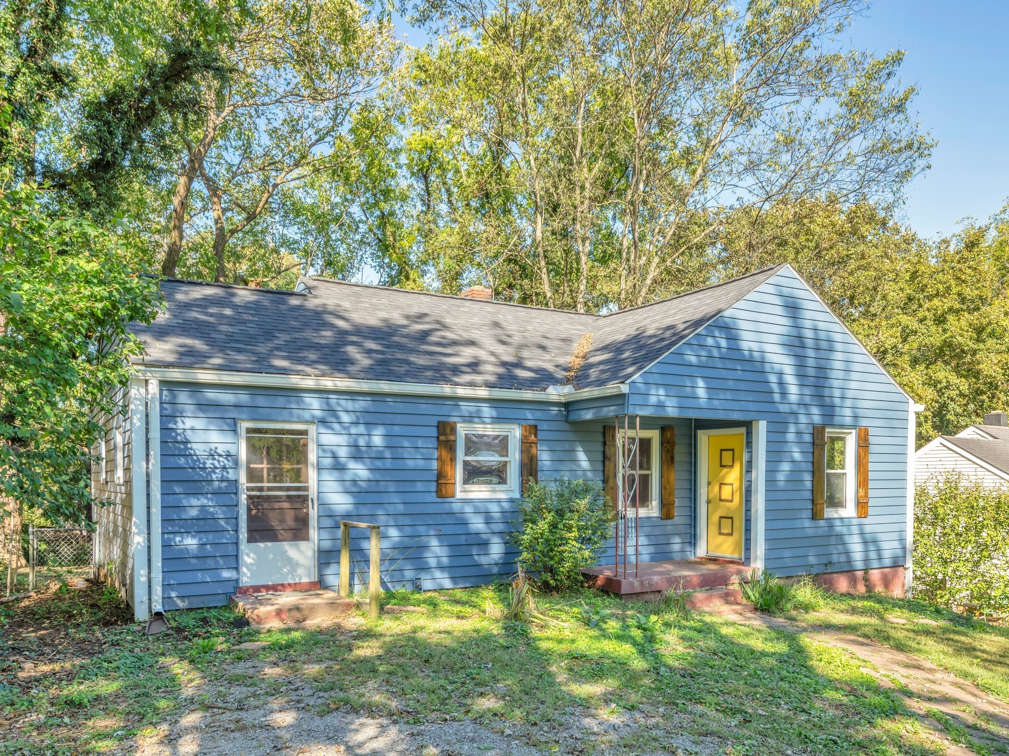 208 Inglewood Dr