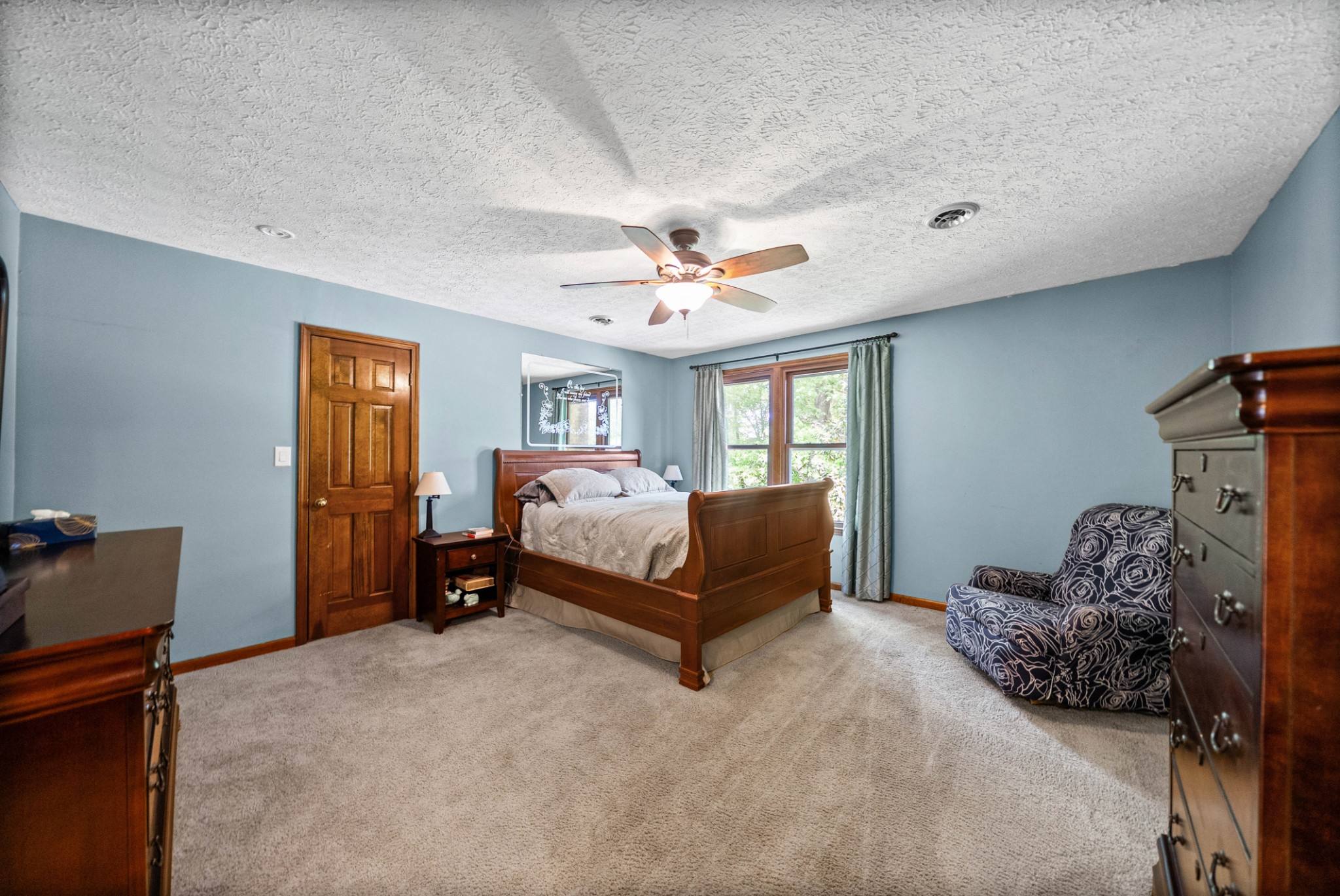 565 Arlington Pl