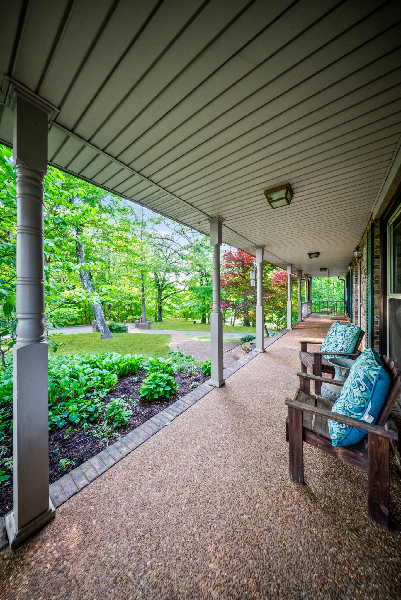565 Arlington Pl