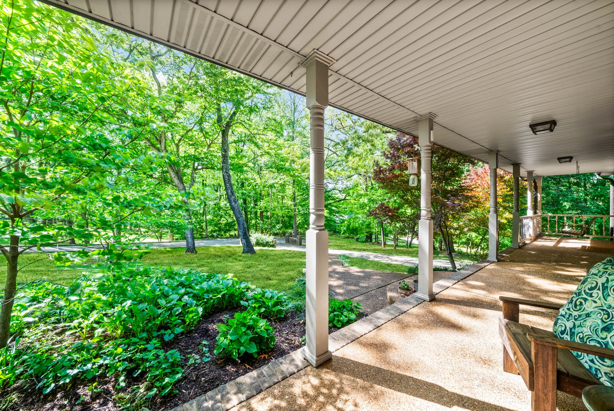 565 Arlington Pl