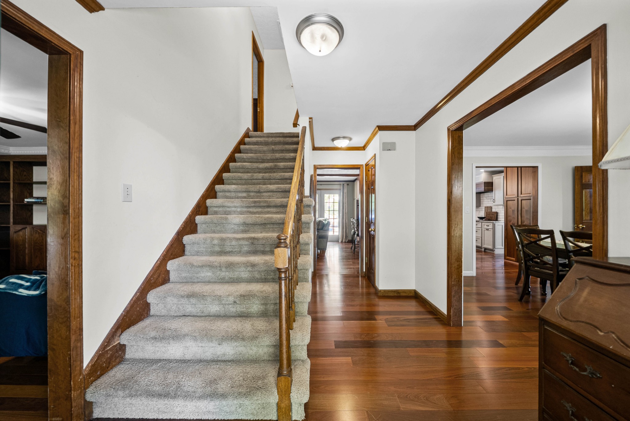 565 Arlington Pl
