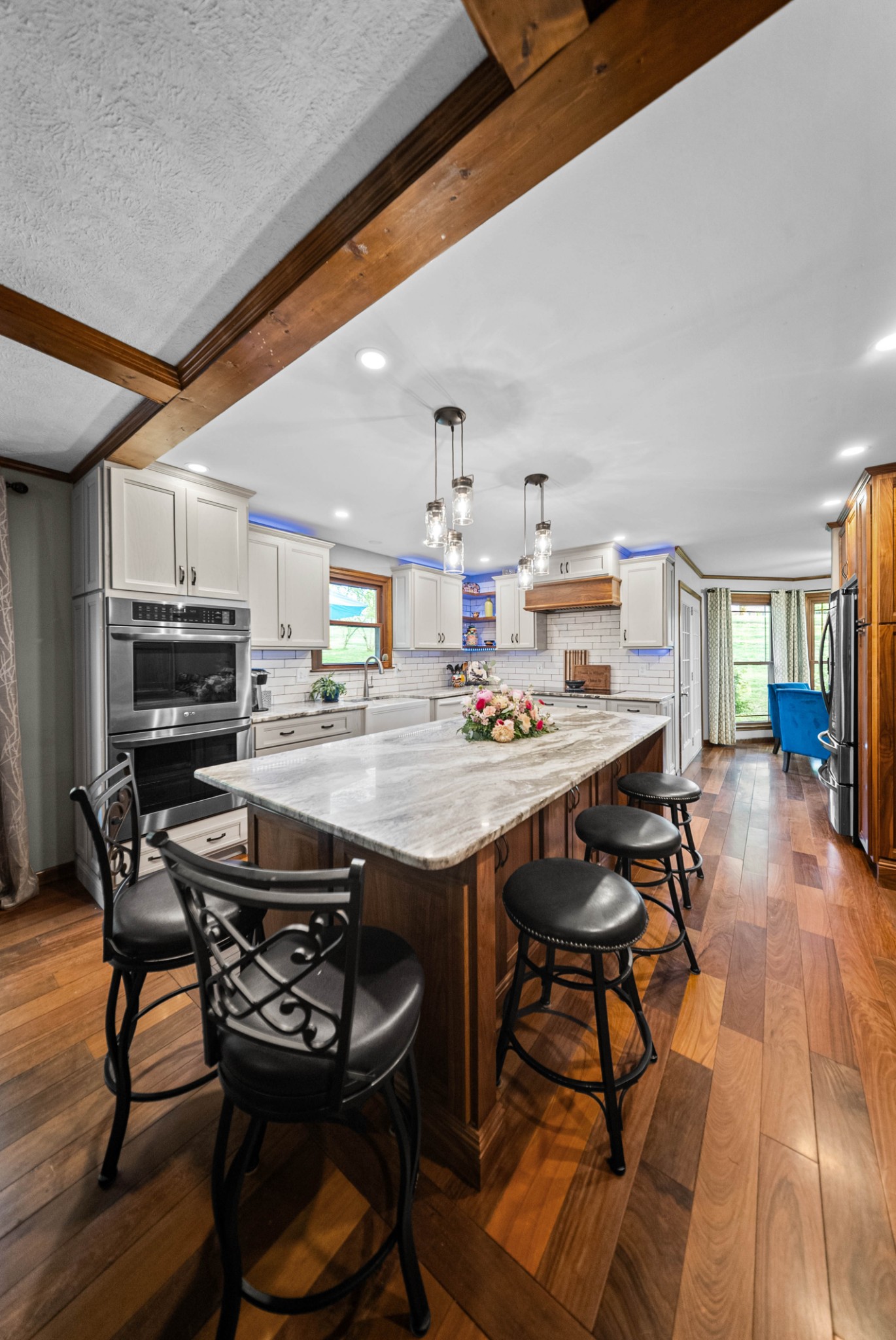 565 Arlington Pl