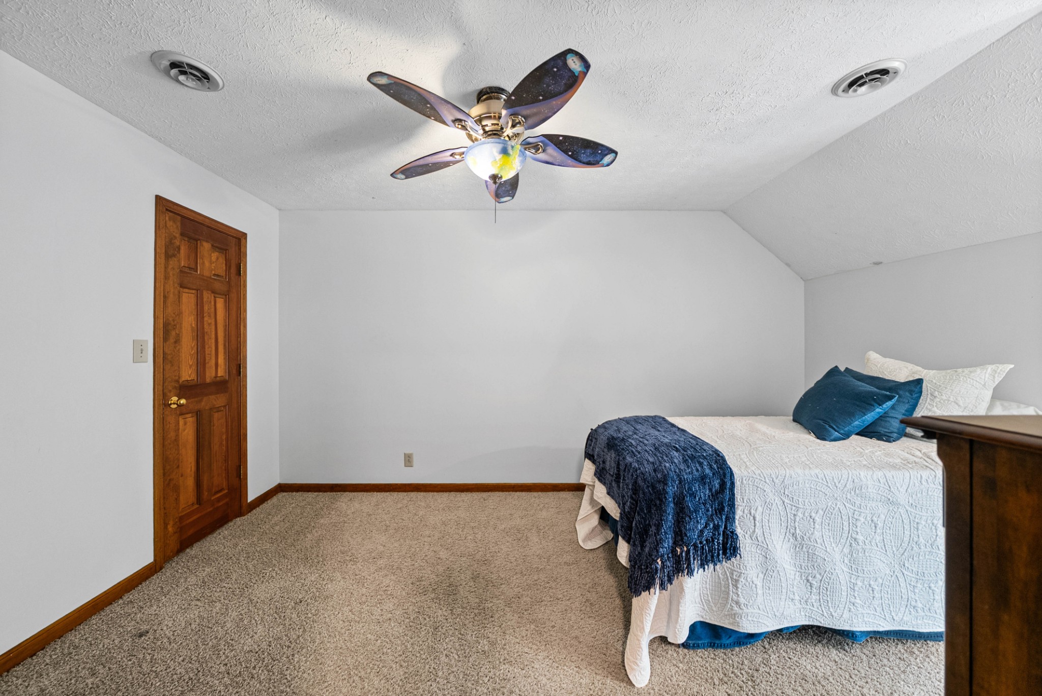 565 Arlington Pl