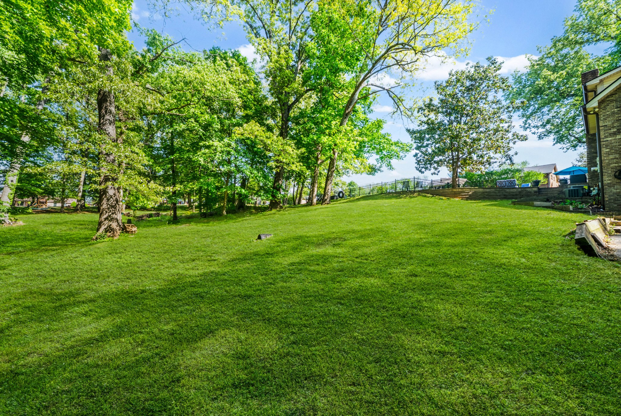 565 Arlington Pl