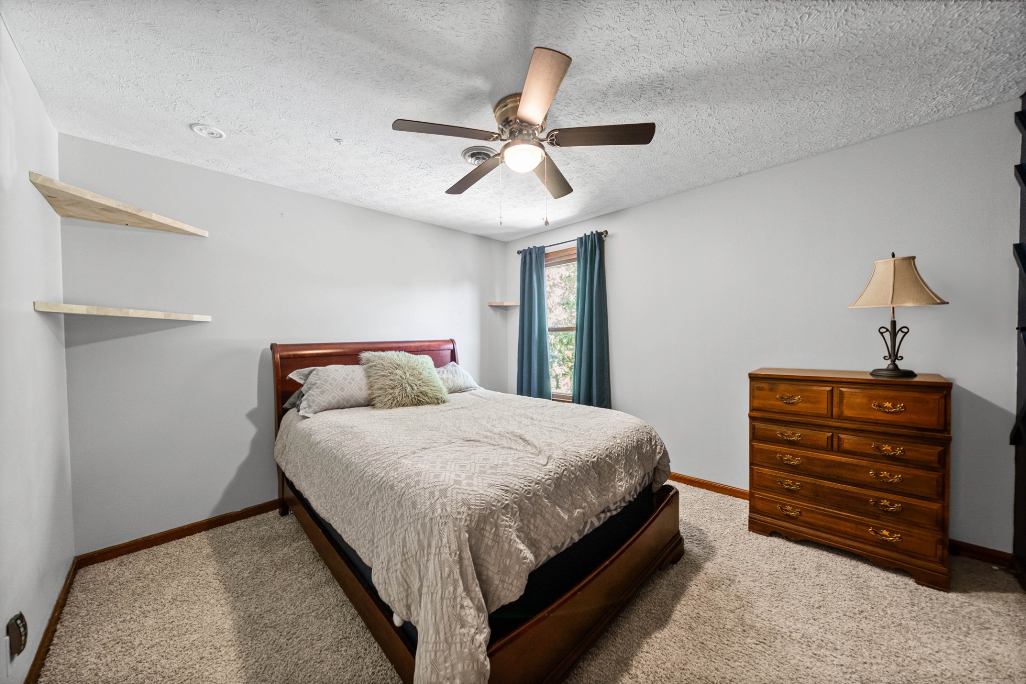 565 Arlington Pl