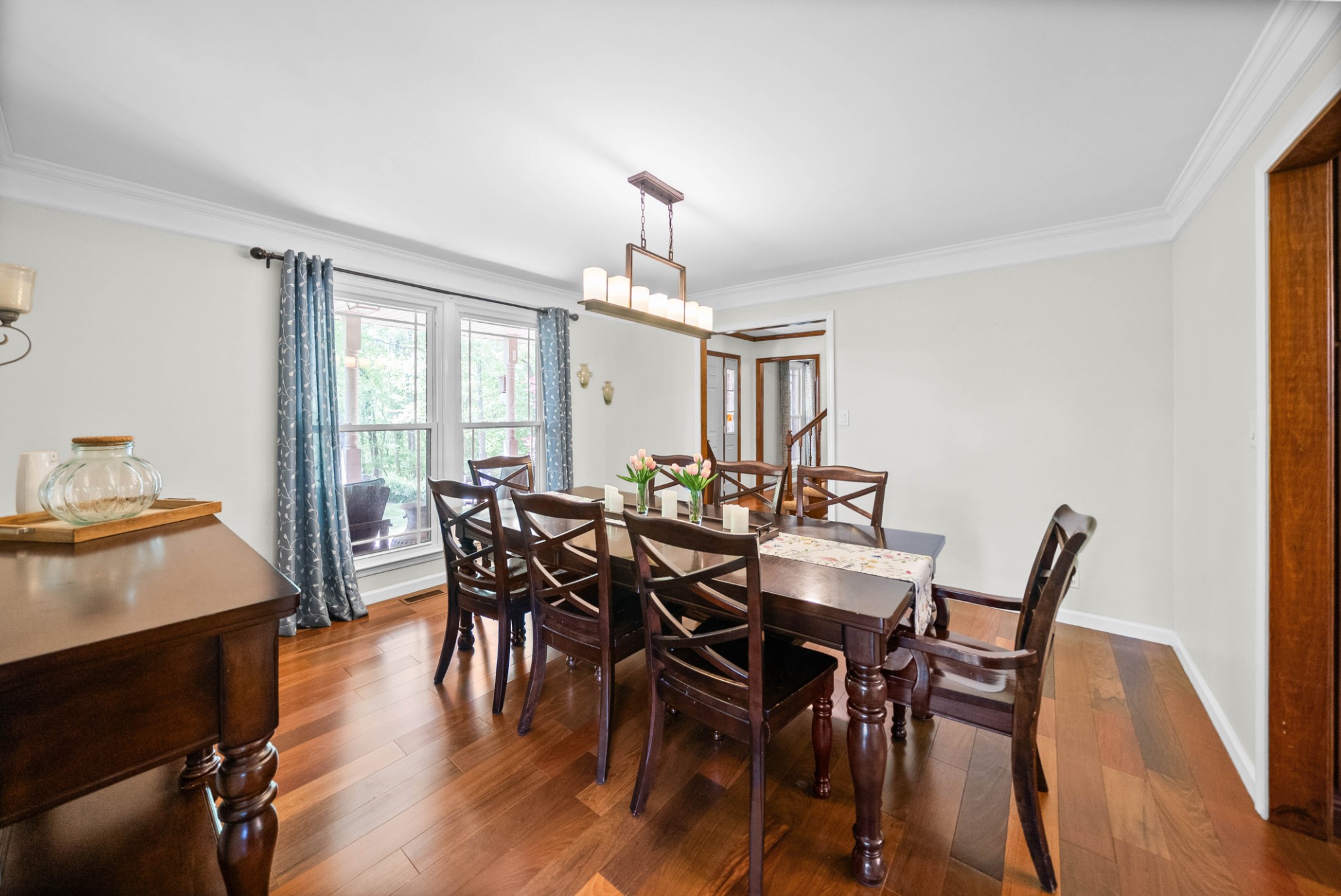 565 Arlington Pl