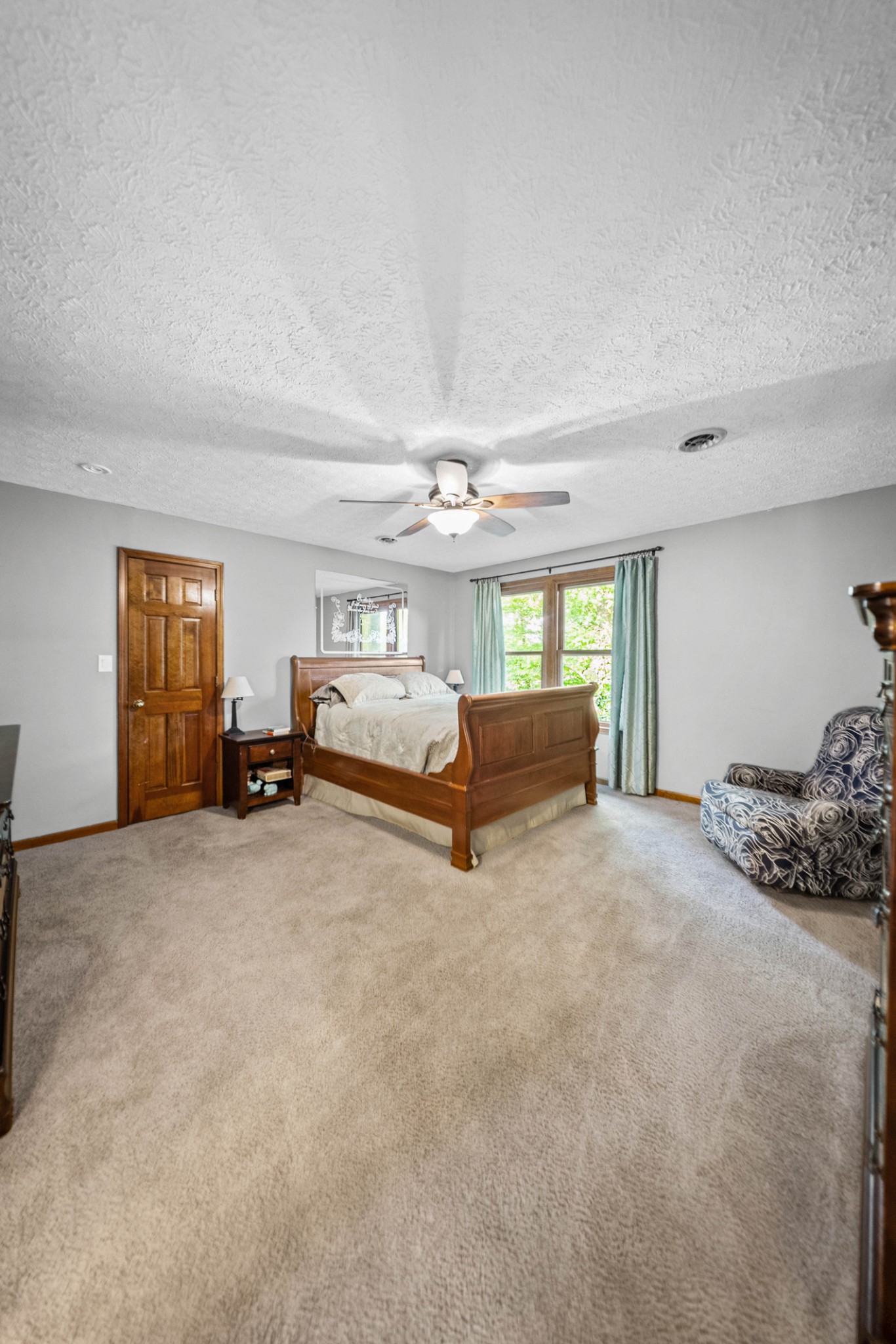 565 Arlington Pl