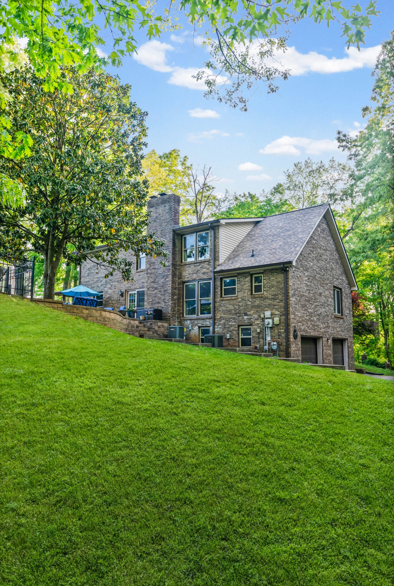 565 Arlington Pl