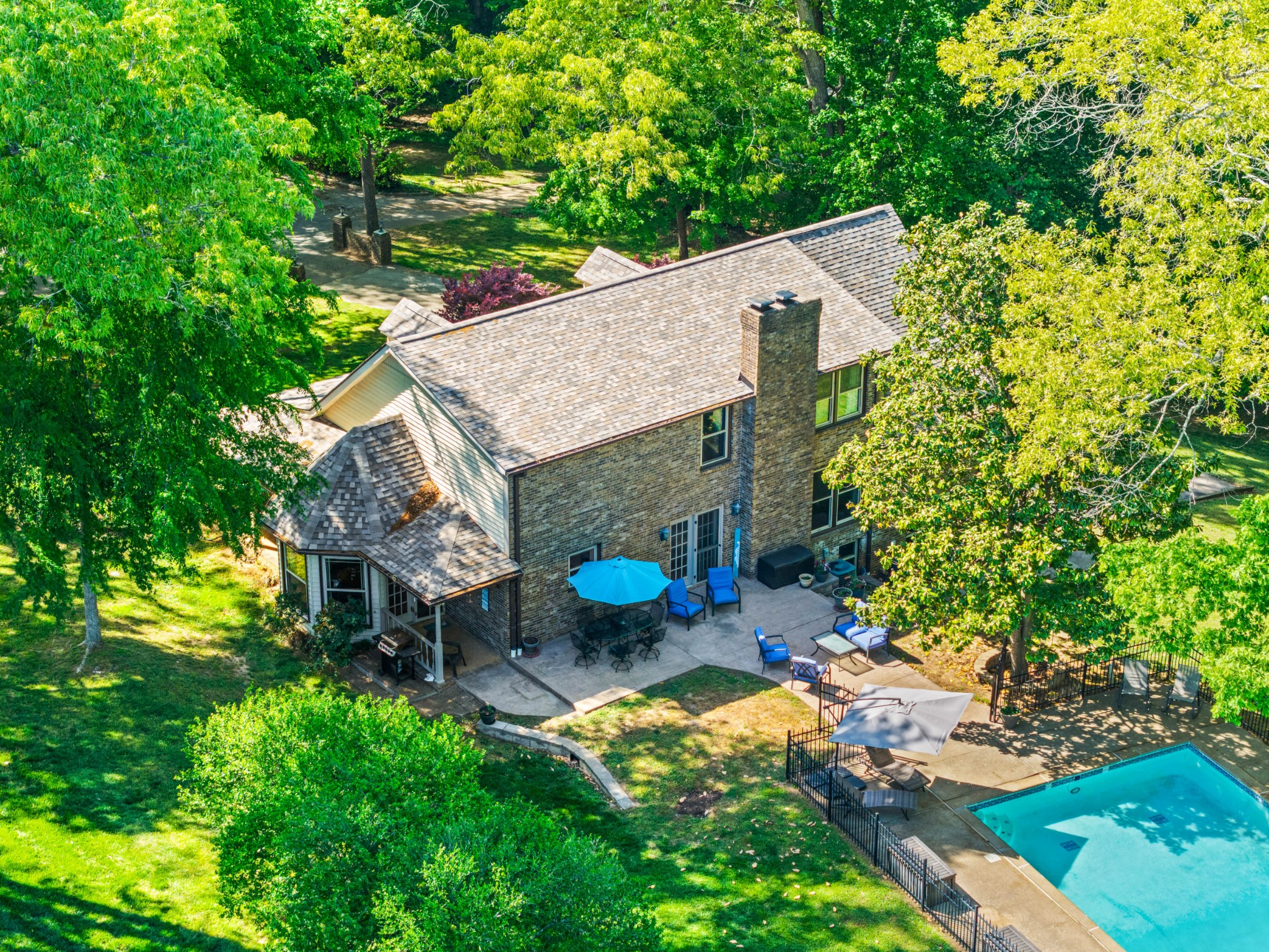 565 Arlington Pl