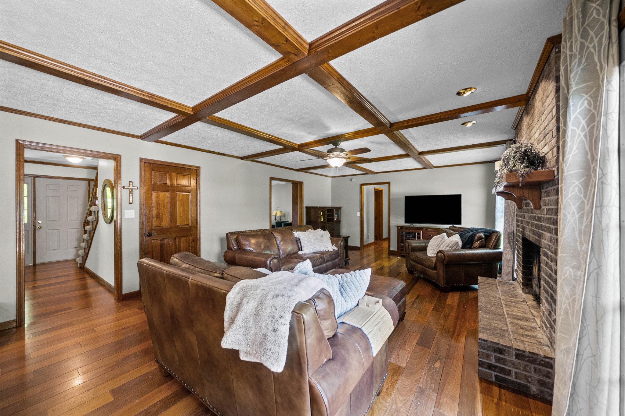 565 Arlington Pl