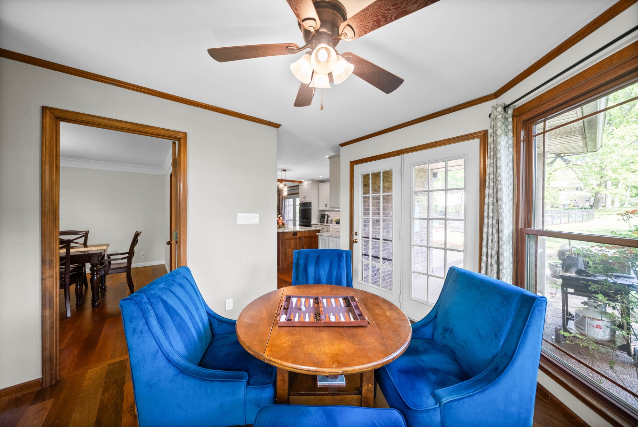 565 Arlington Pl