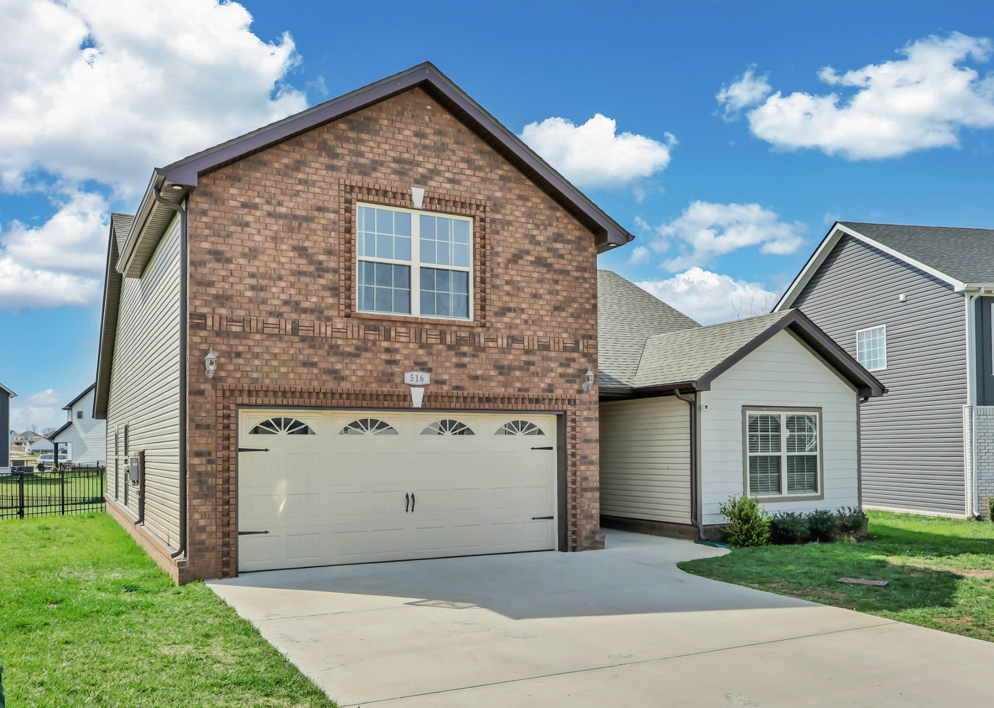 516 Castle Pinckney Ln
