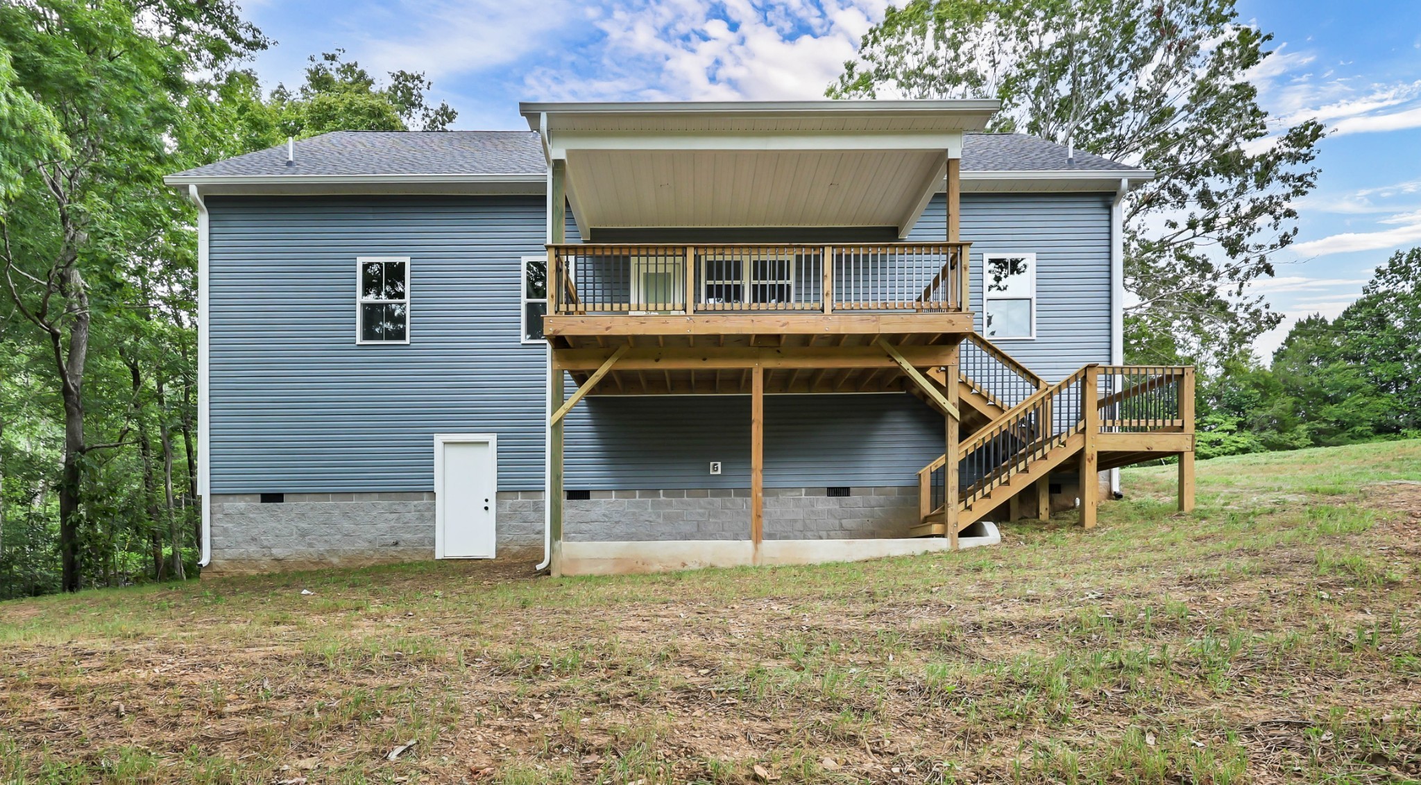 5570 Chambers Rd