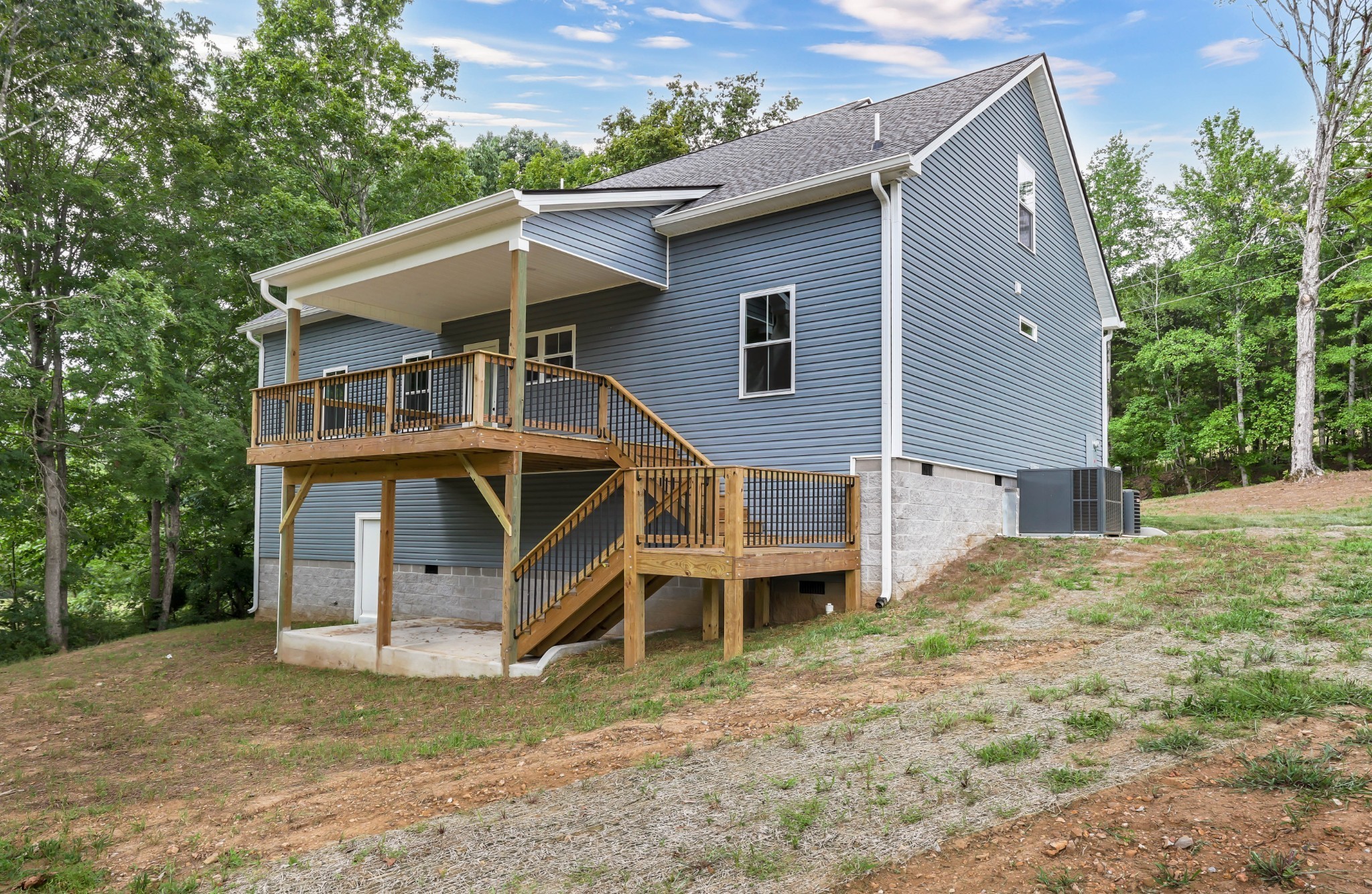 5570 Chambers Rd