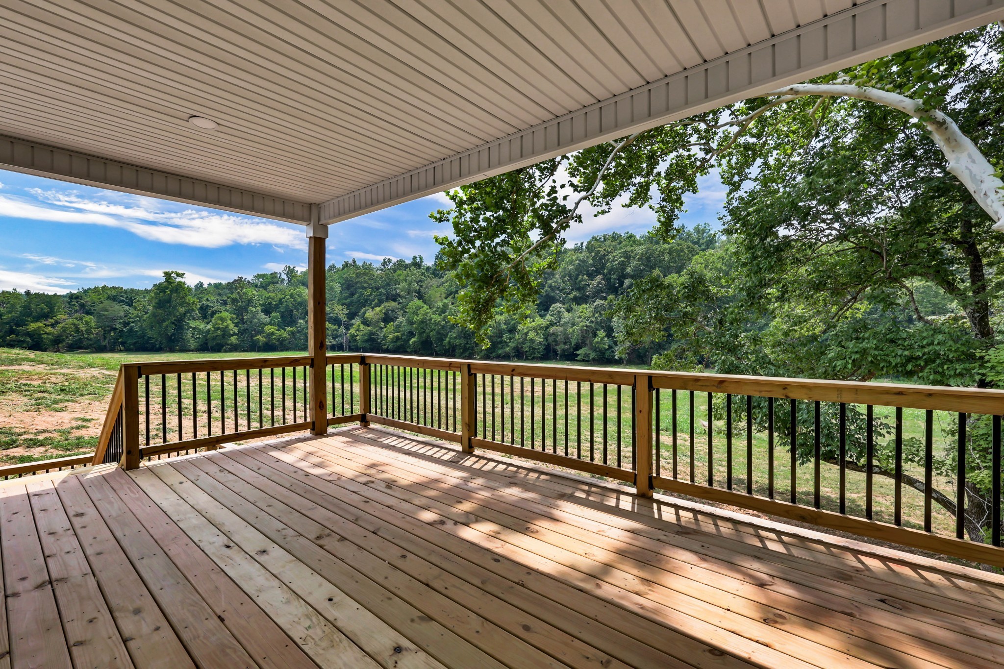 5570 Chambers Rd