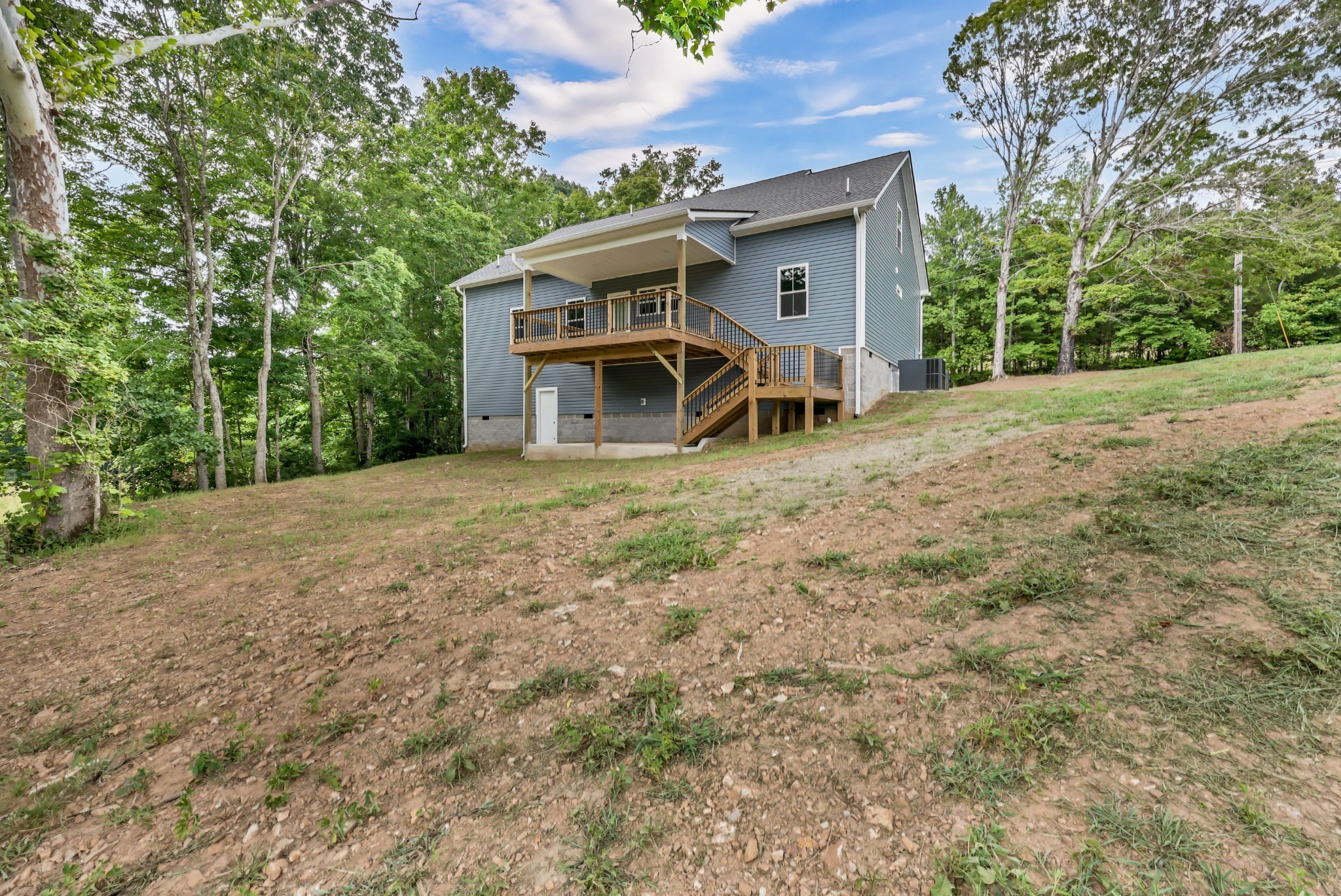 5570 Chambers Rd