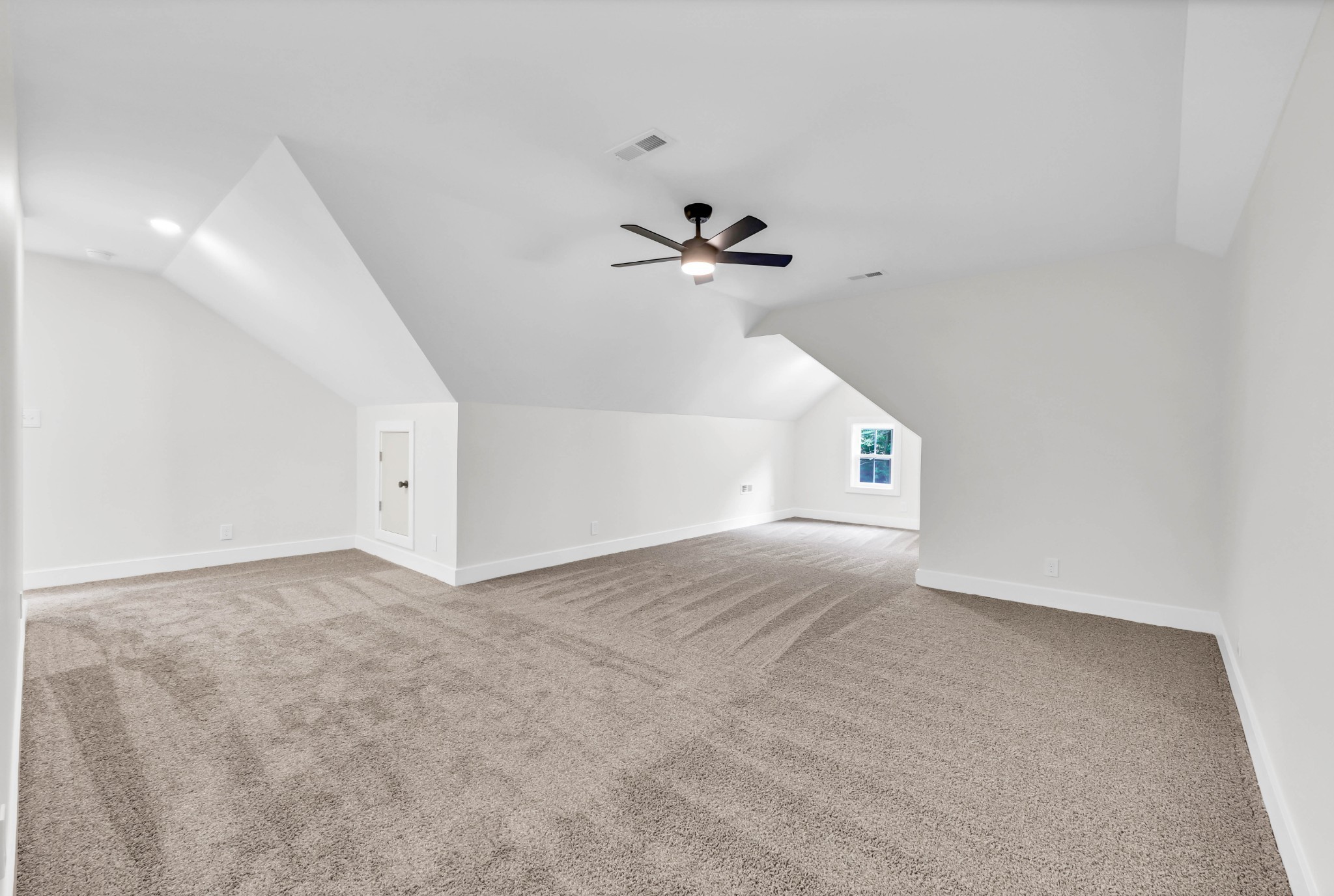 5570 Chambers Rd