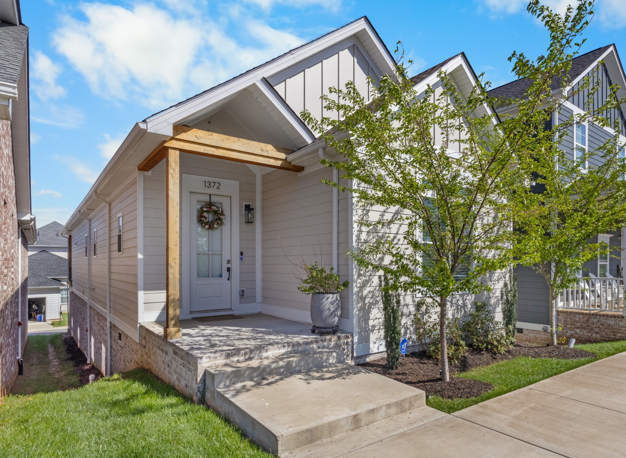 1372 Hicks Edgen Rd
