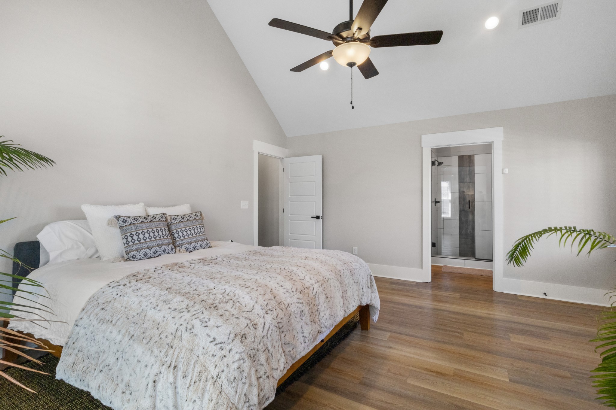 1372 Hicks Edgen Rd