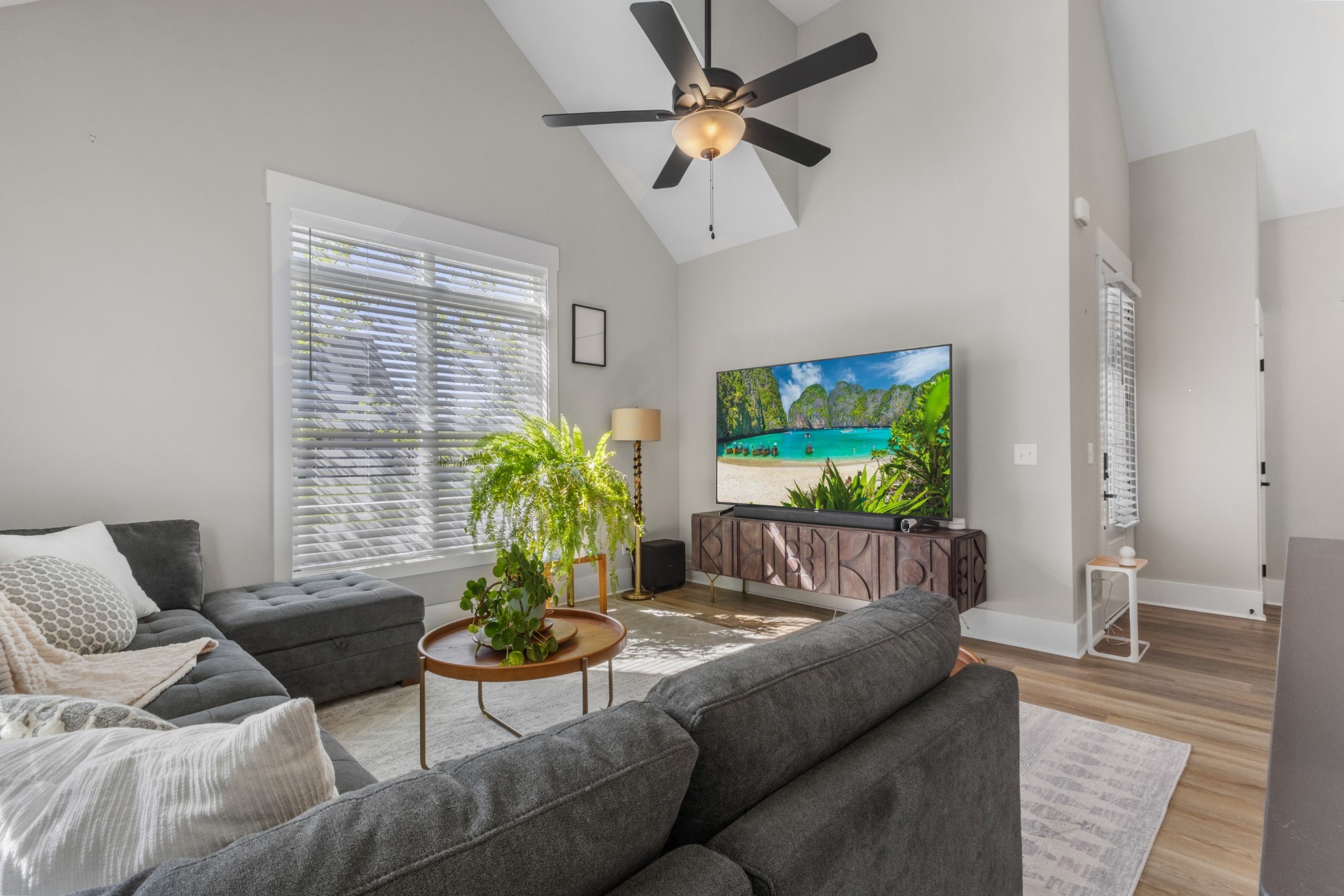 1372 Hicks Edgen Rd