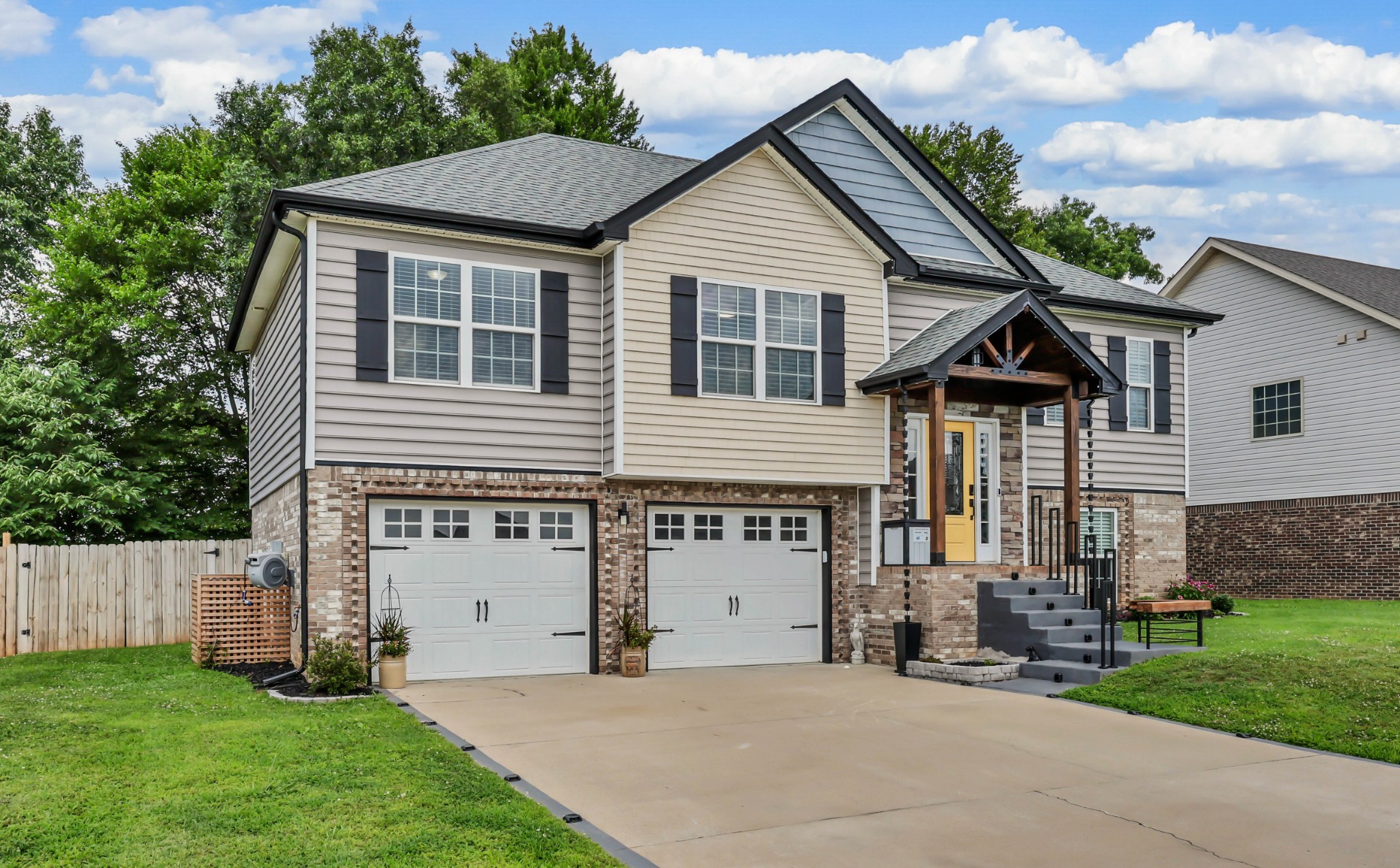777 Banister Dr