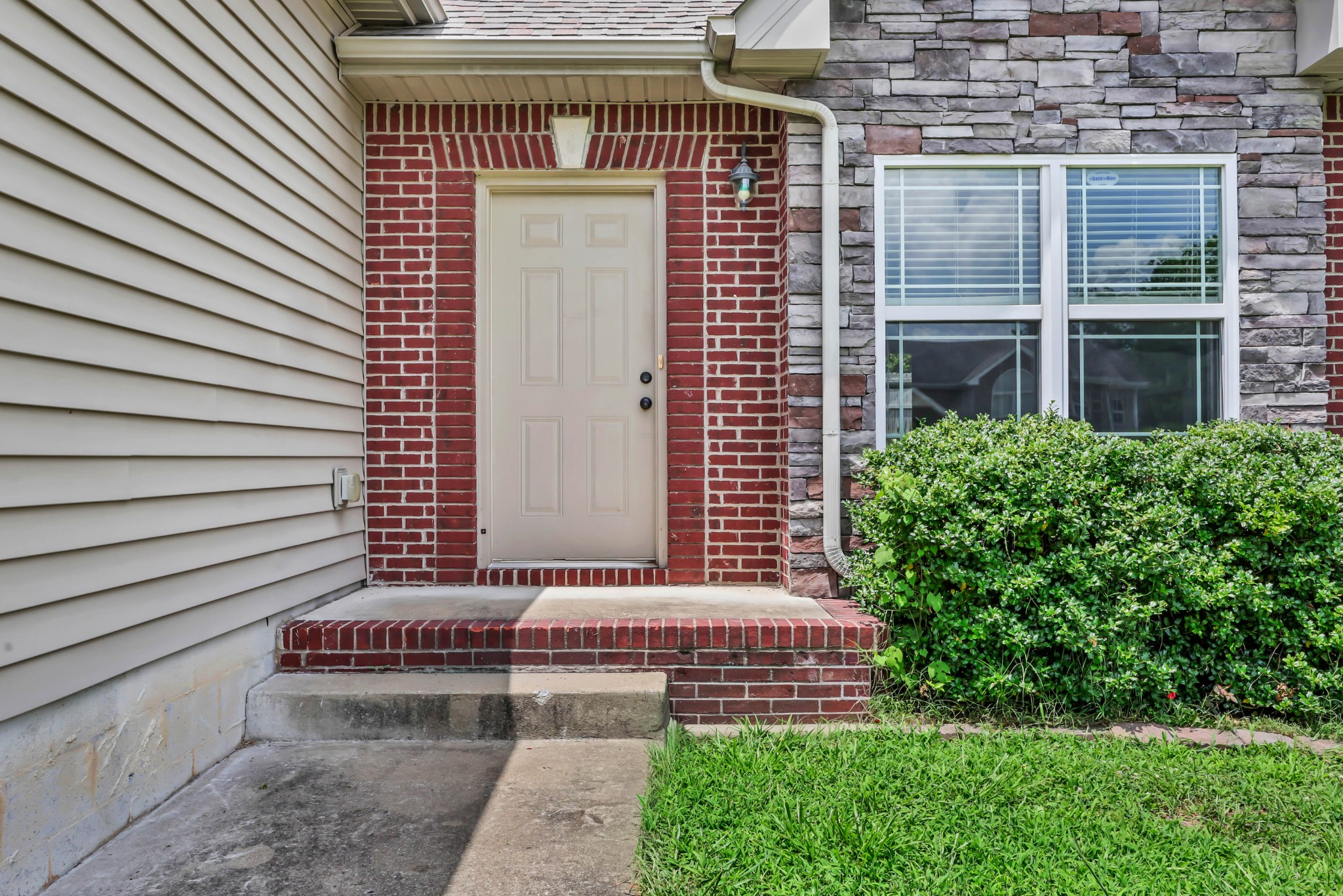 1005 Orchard Hills Dr