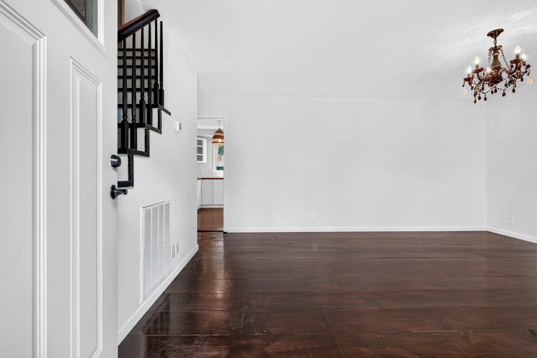 410 Spencer Ln