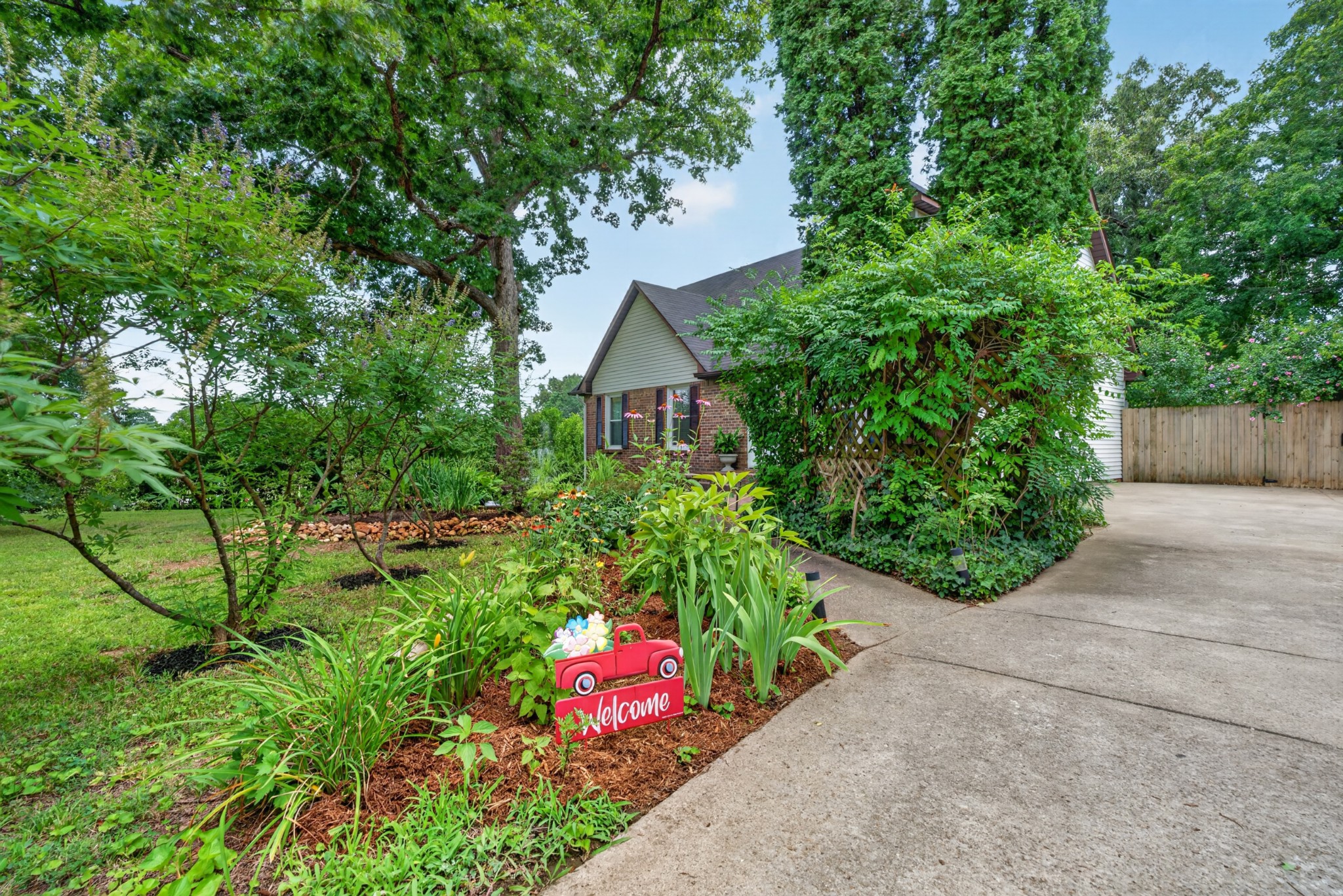 410 Spencer Ln