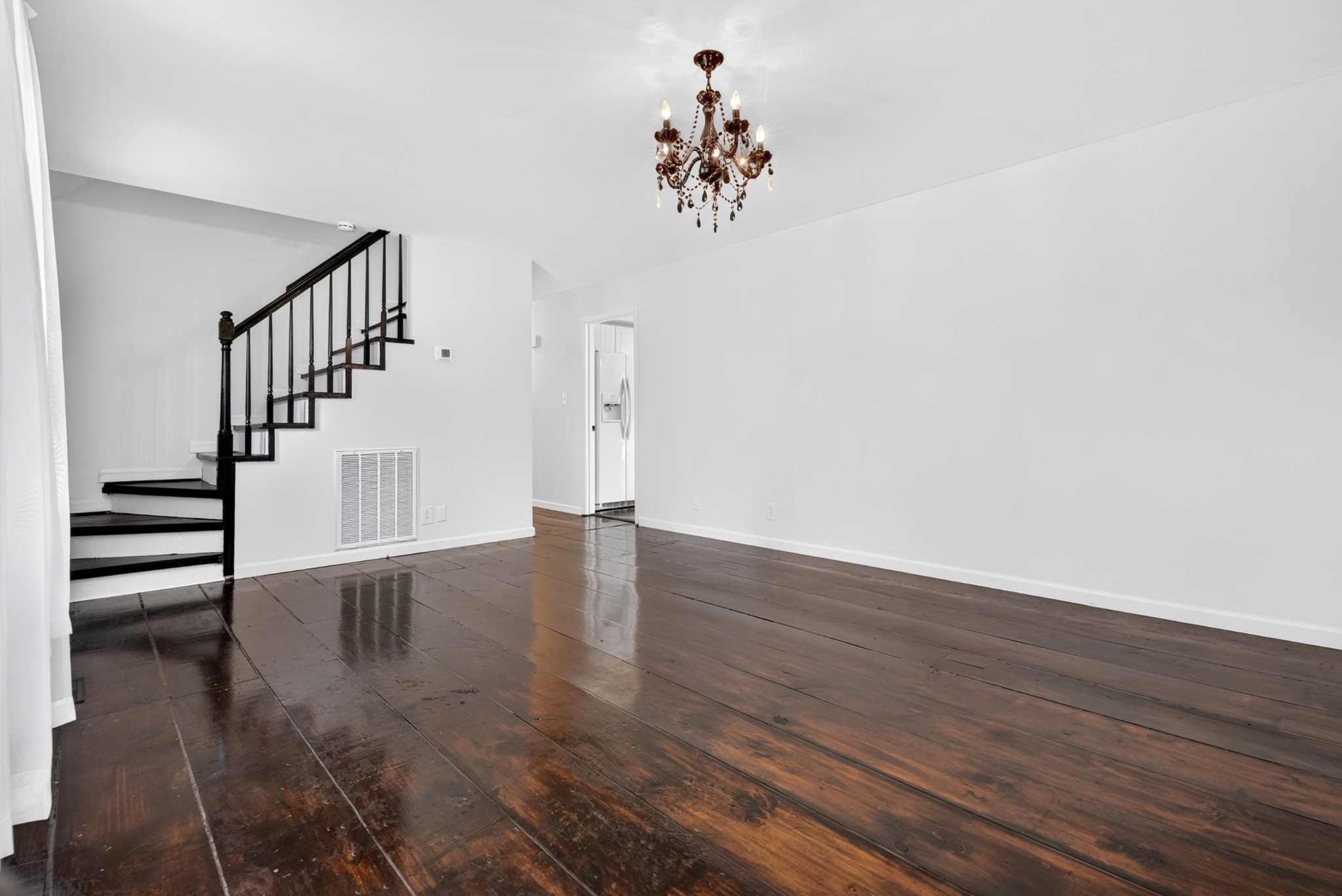 410 Spencer Ln
