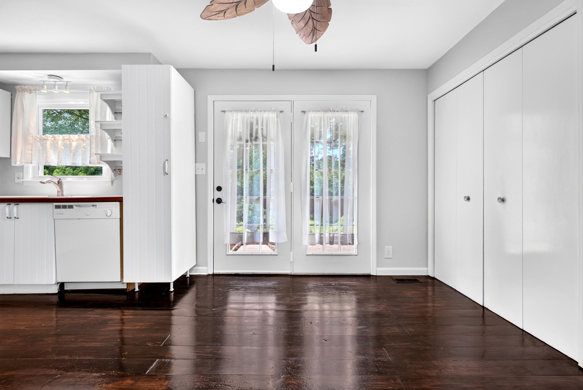 410 Spencer Ln