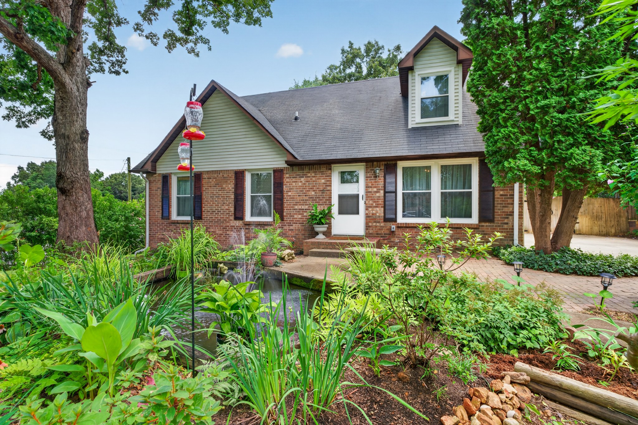 410 Spencer Ln