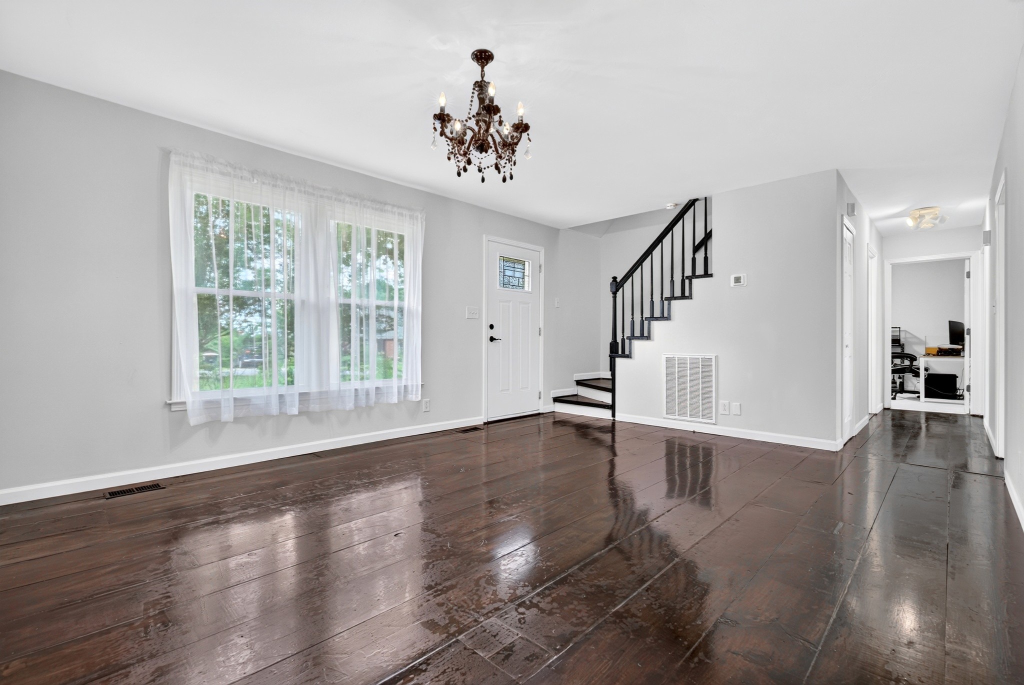 410 Spencer Ln