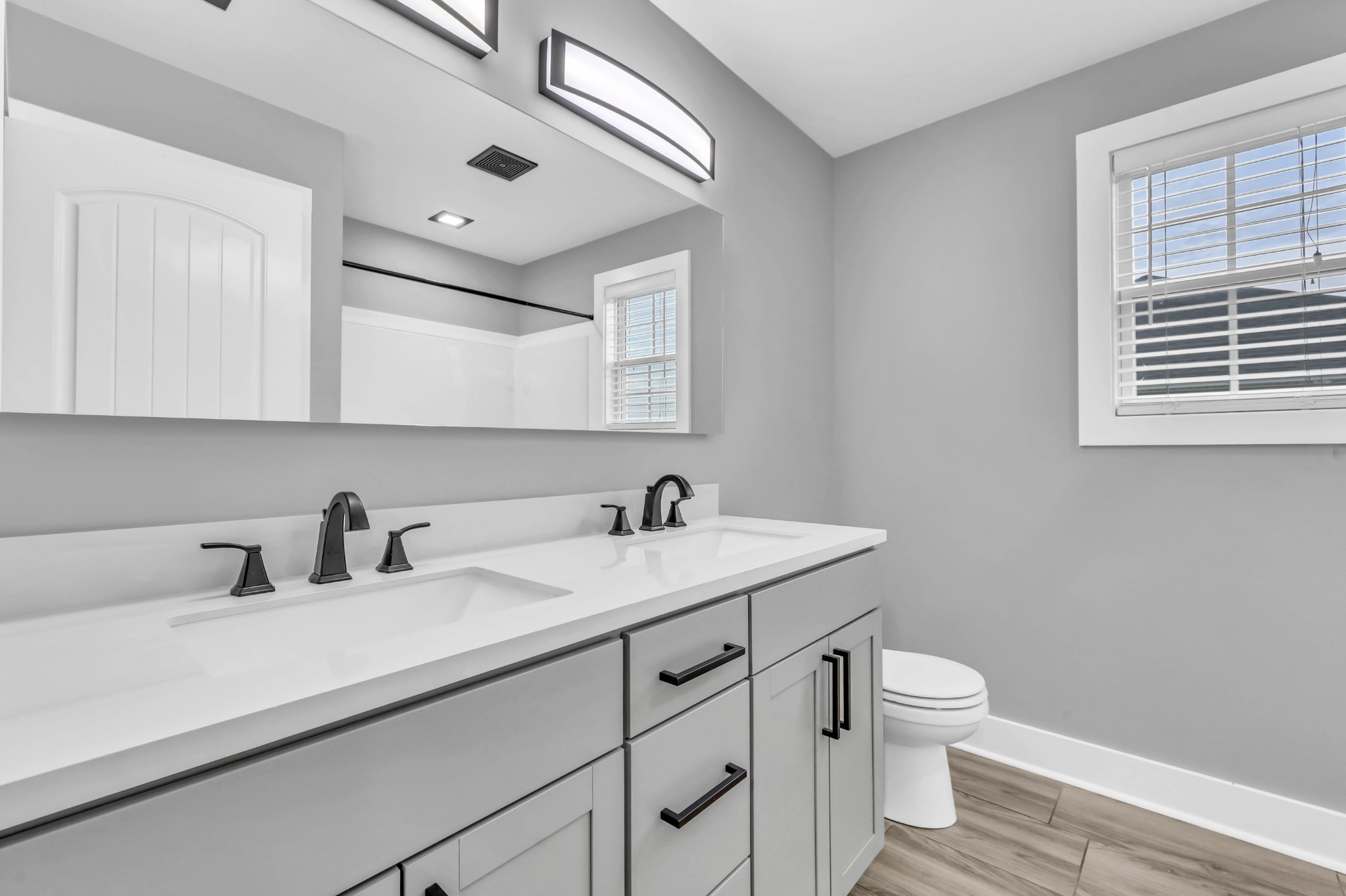 2428 Andersonville Dr