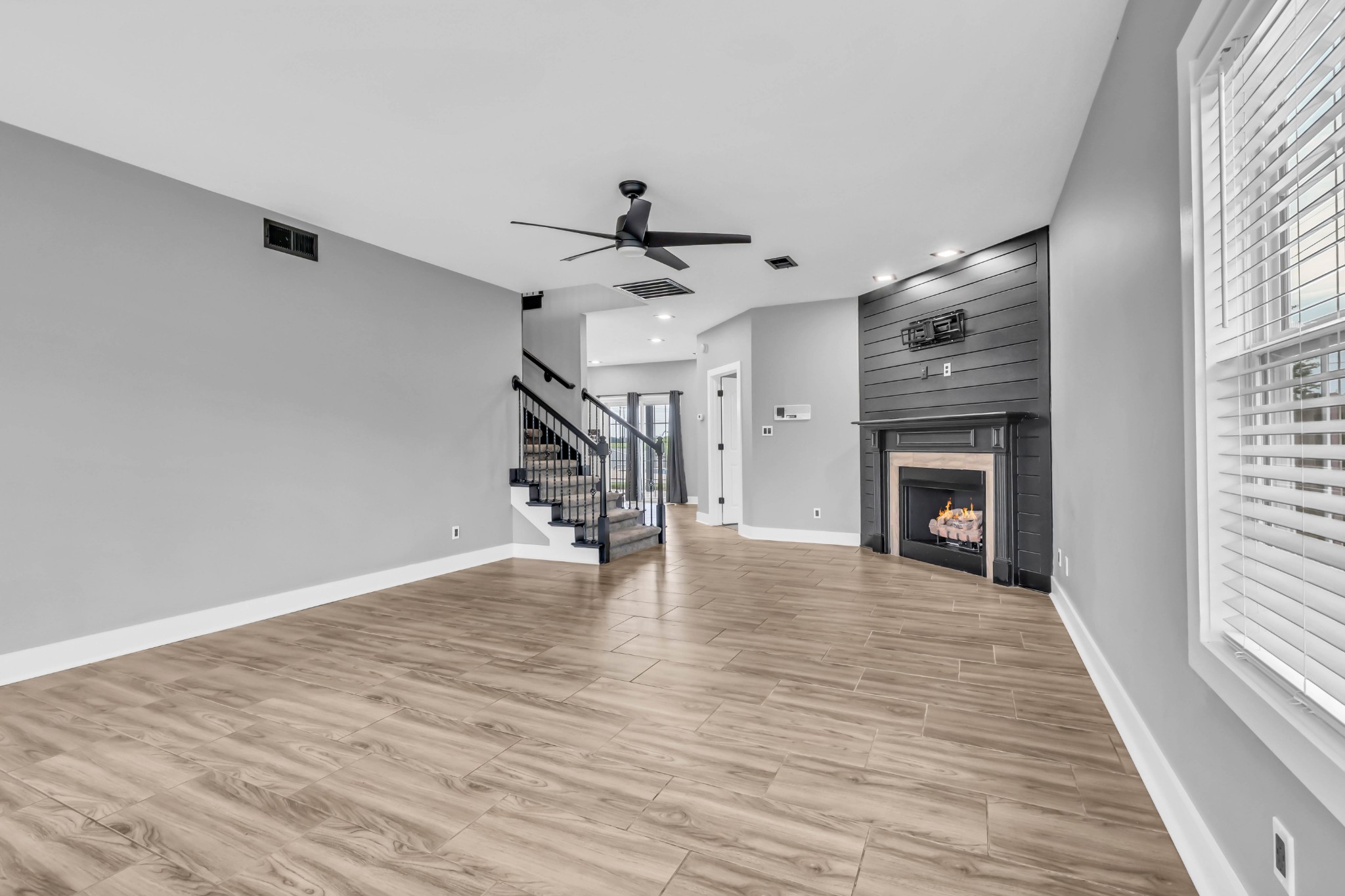 2428 Andersonville Dr