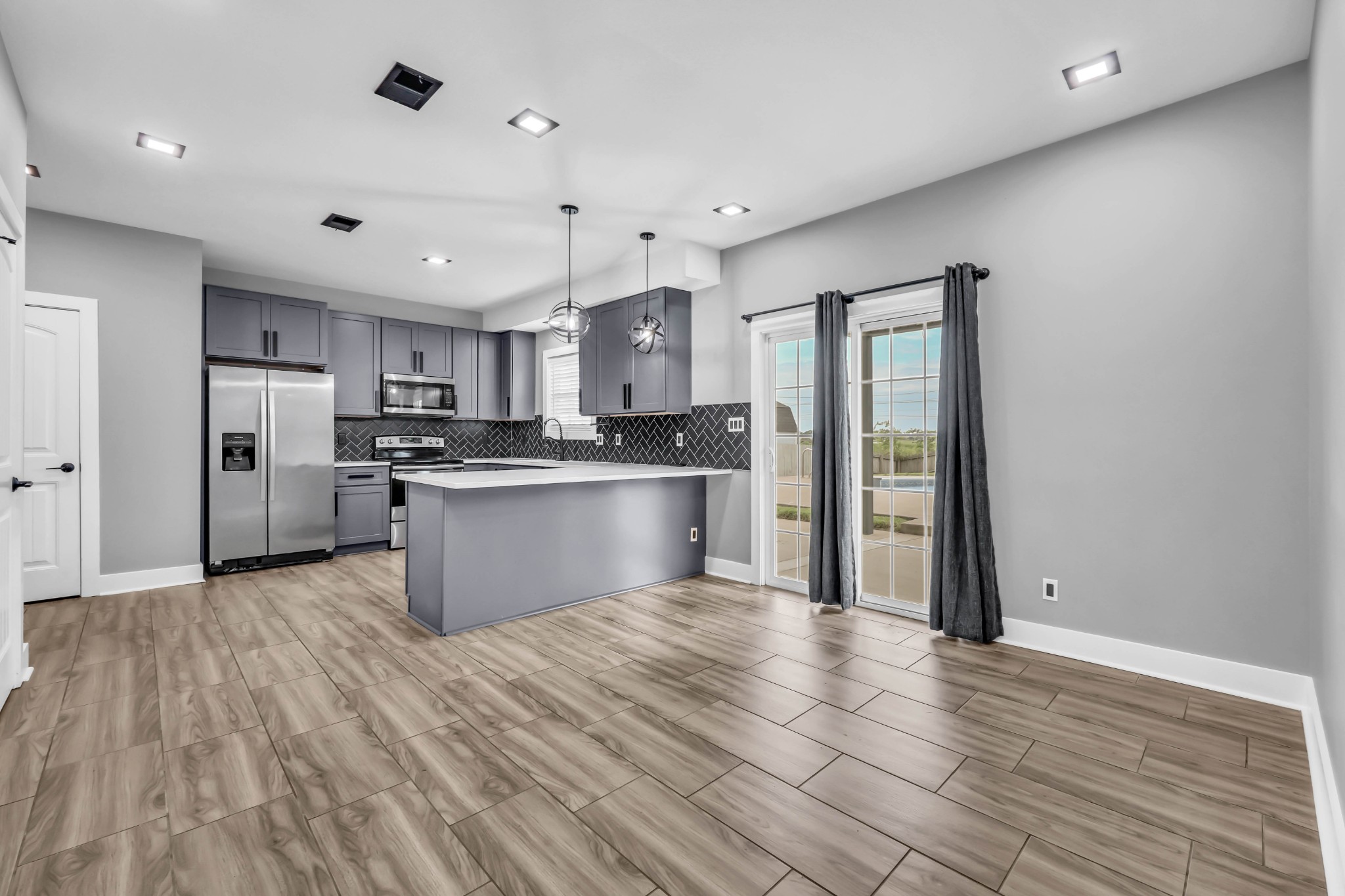 2428 Andersonville Dr