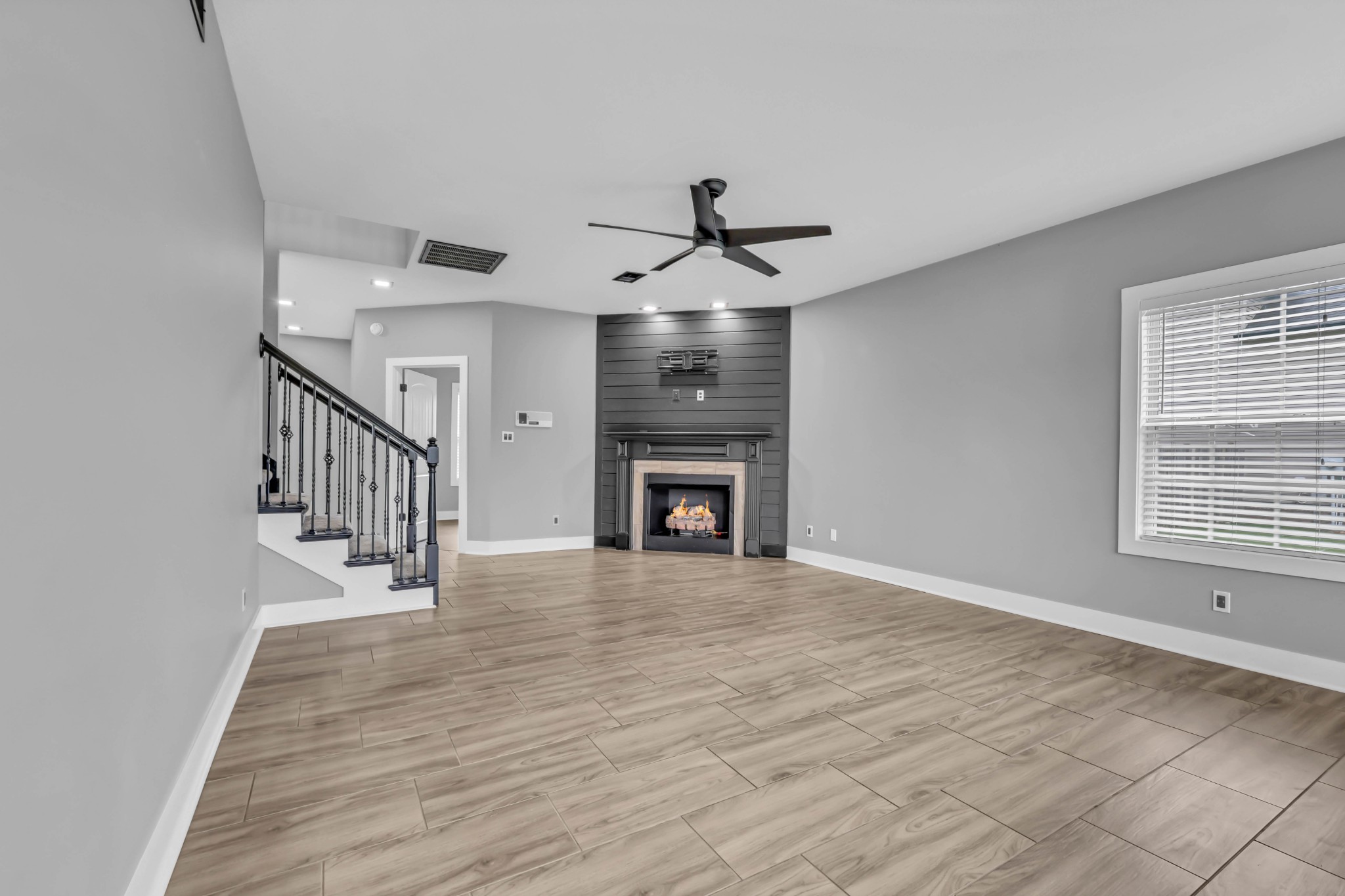 2428 Andersonville Dr