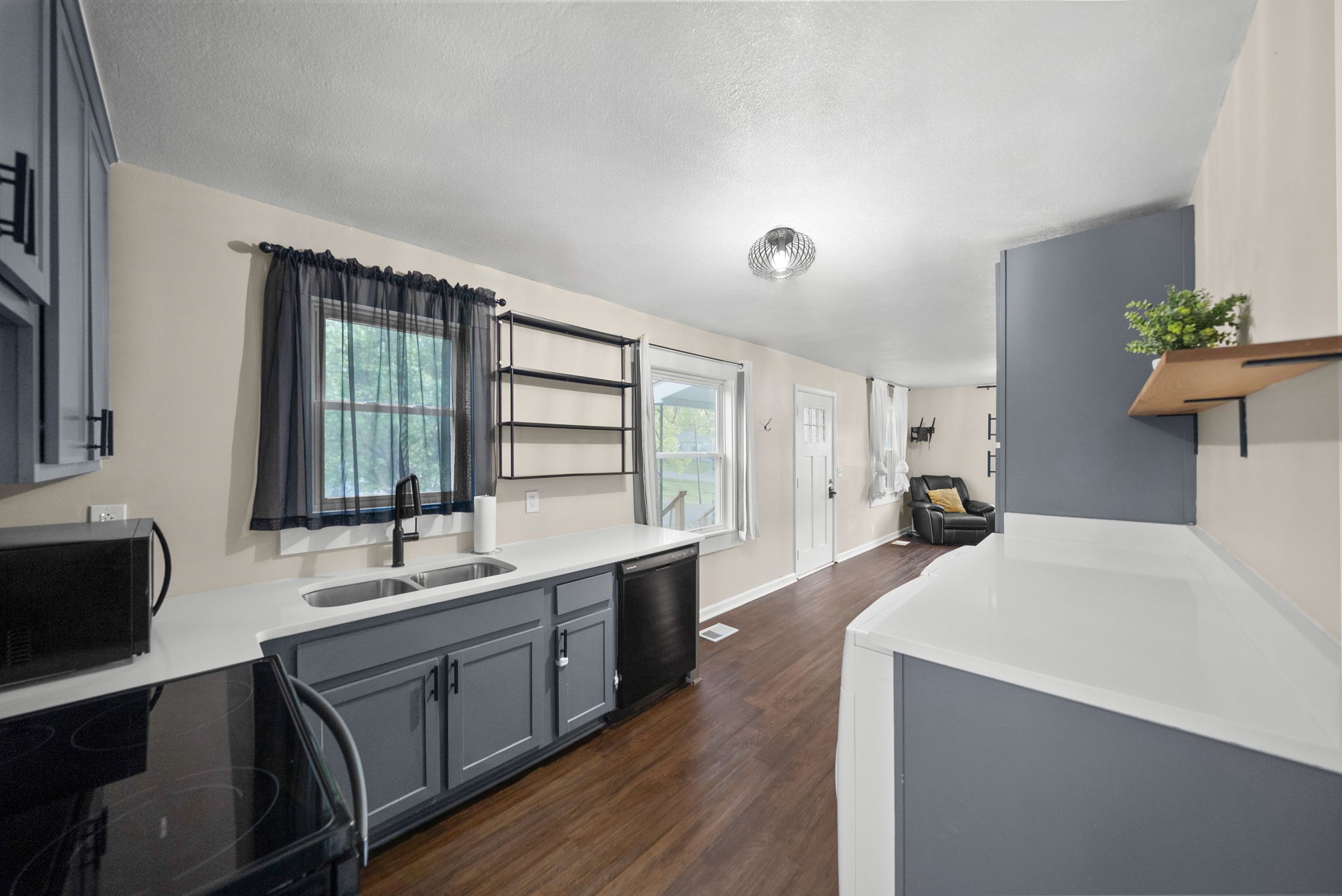 37 Maple St