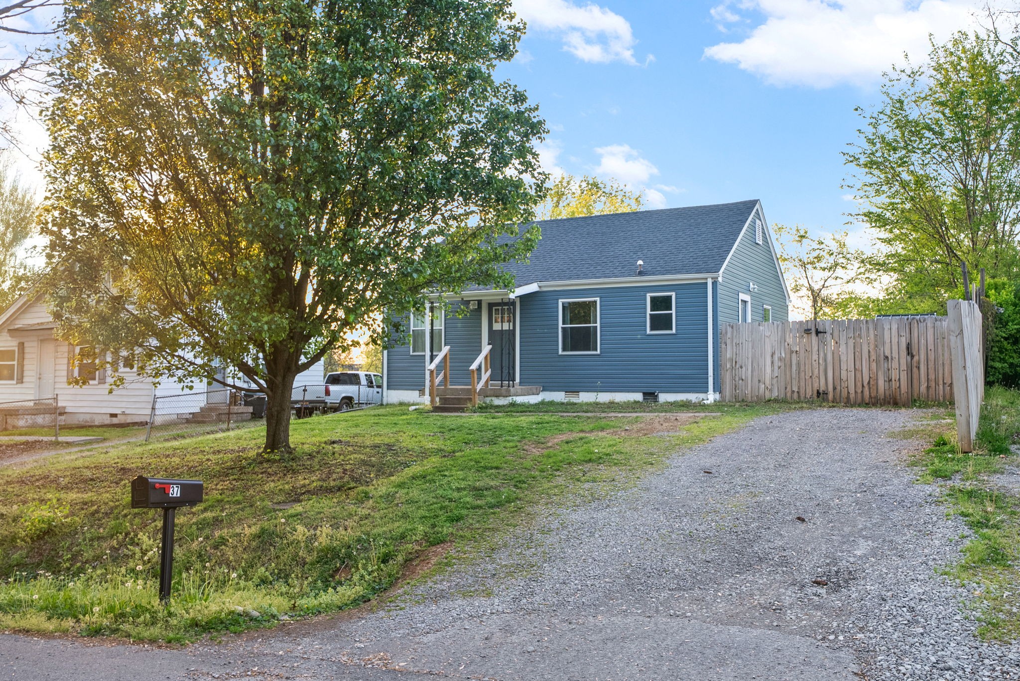 37 Maple St