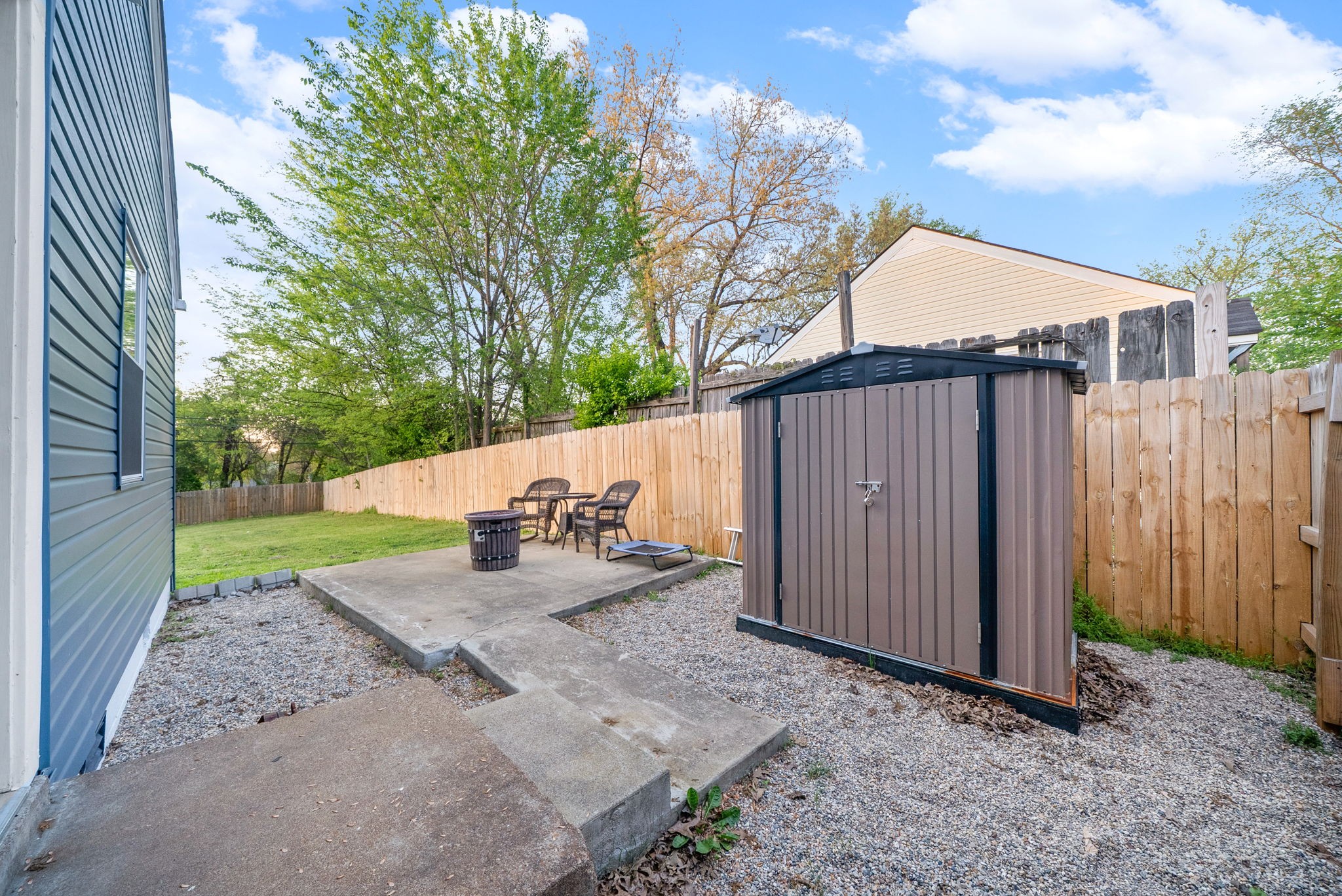 37 Maple St