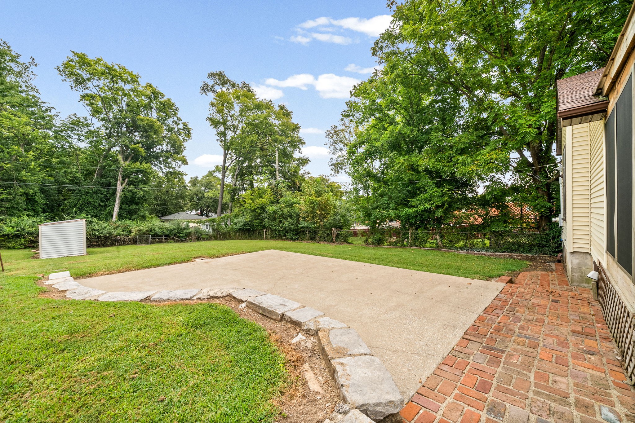 925 Crossland Ave