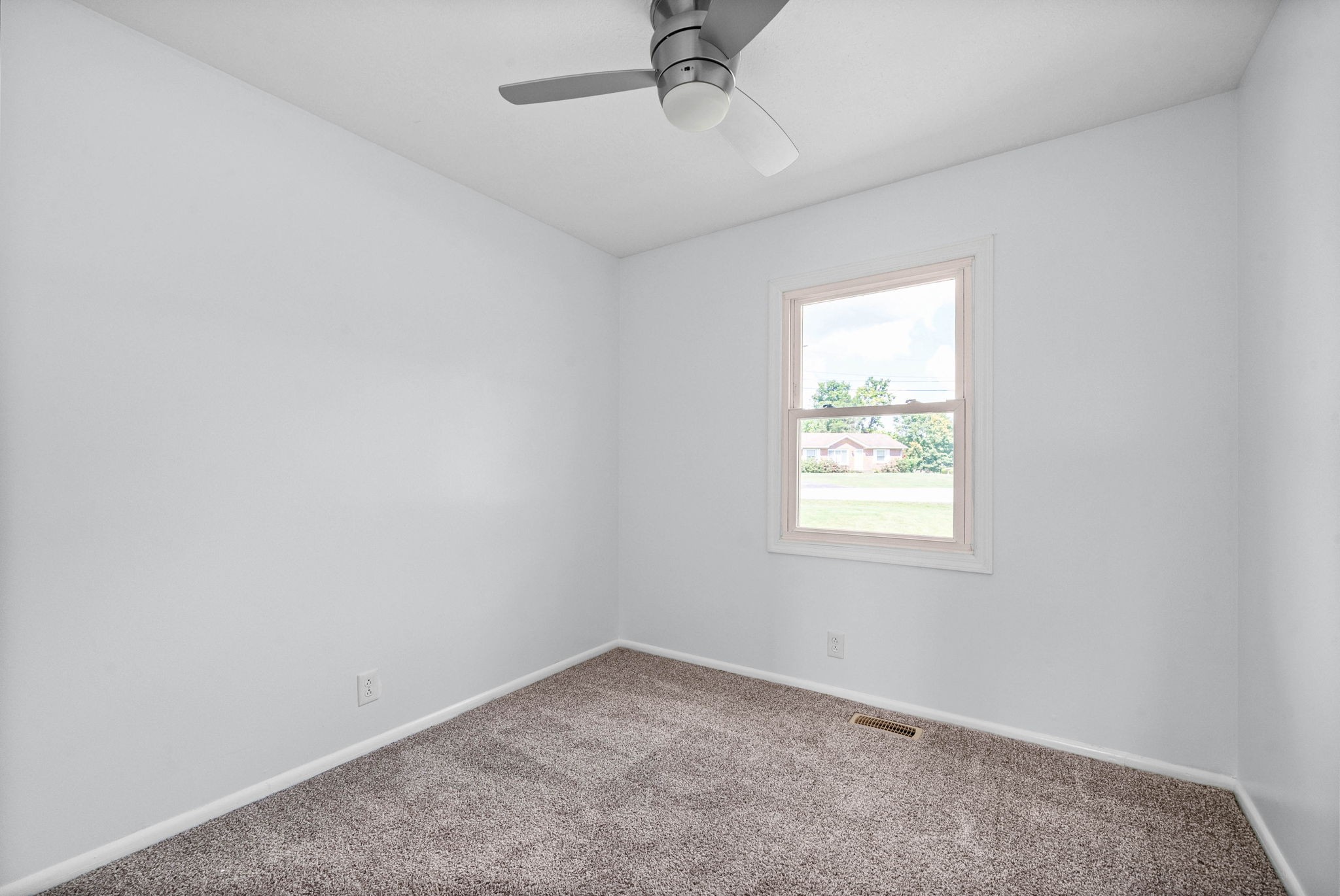 201 W Meadow Dr