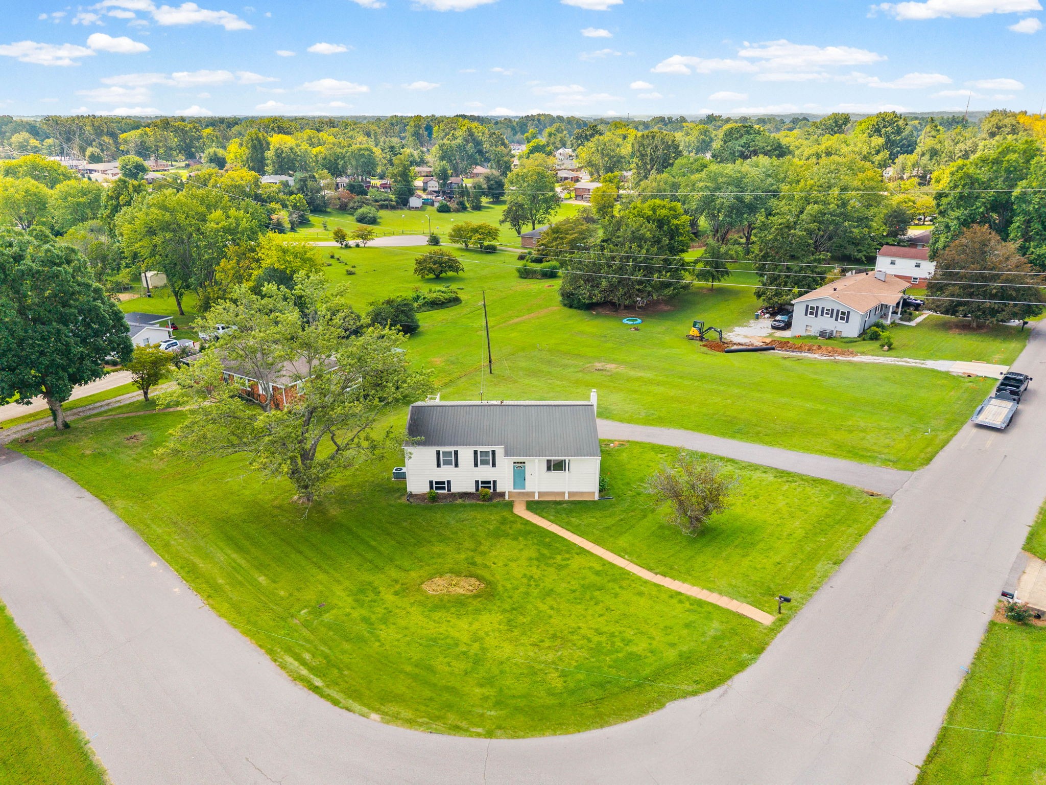 201 W Meadow Dr